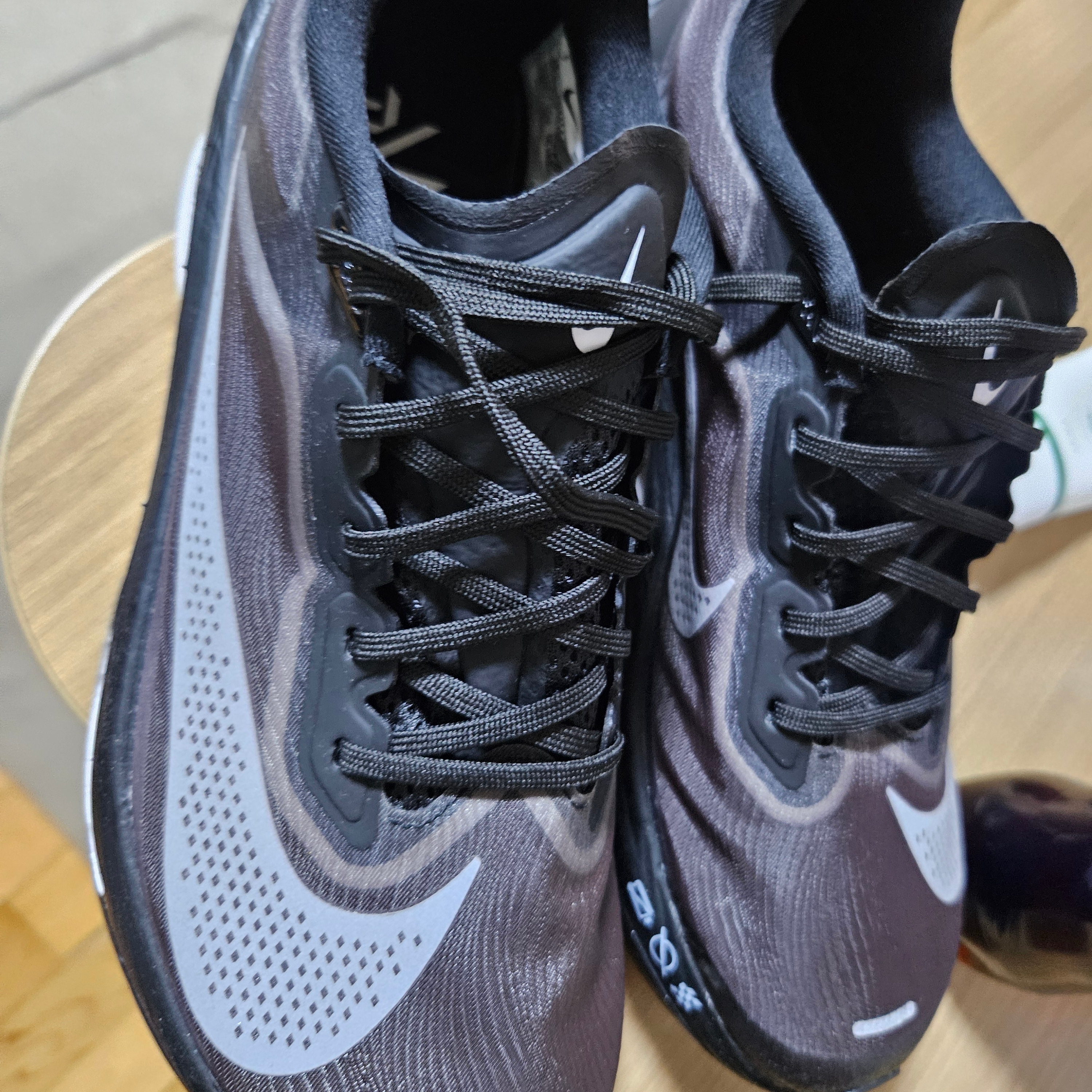 Nike Zoom Fly 6 Black Light Smoke Grey 착용 스타일