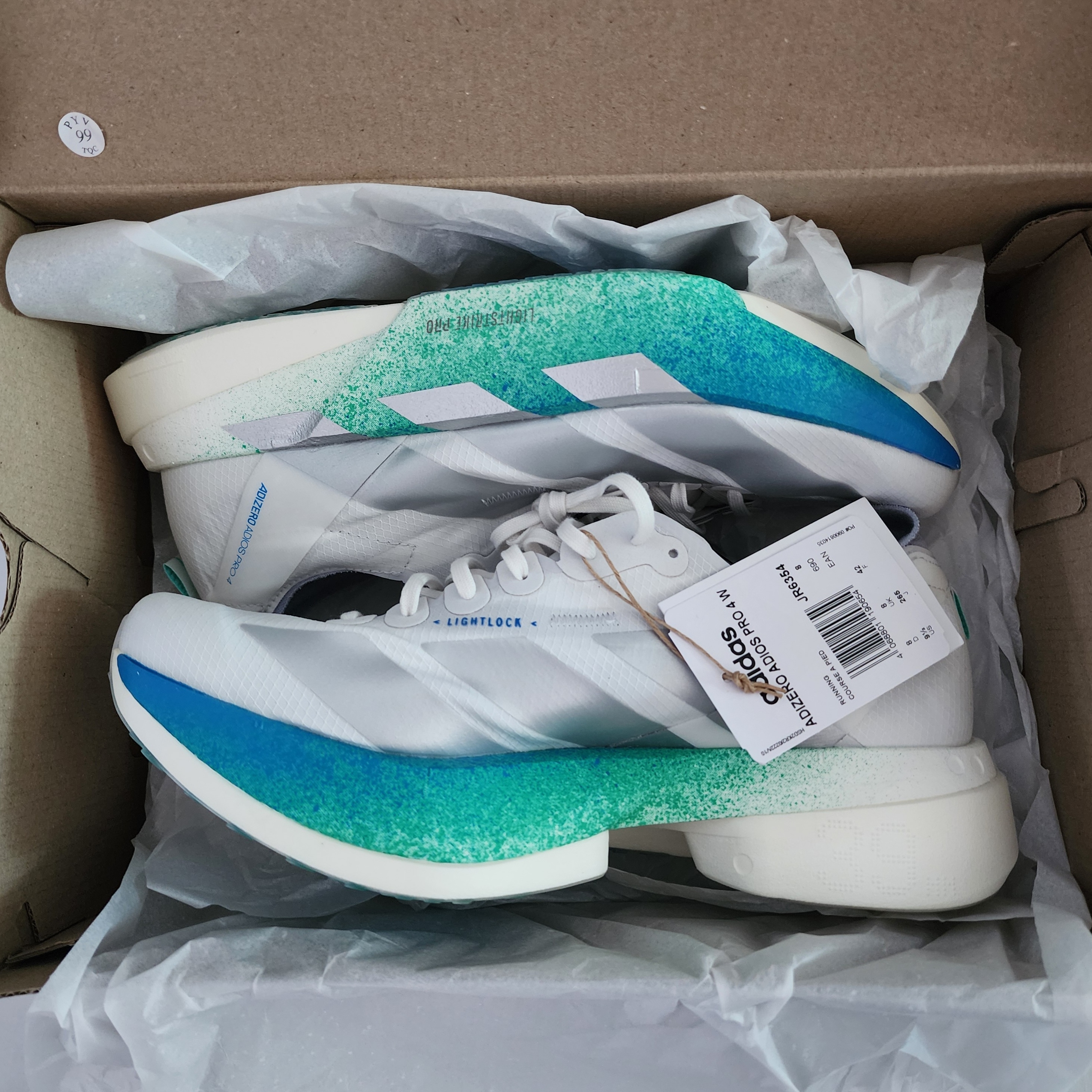 (W) Adidas Adizero Adios Pro 4 Crystal White Matte Silver 착용 스타일