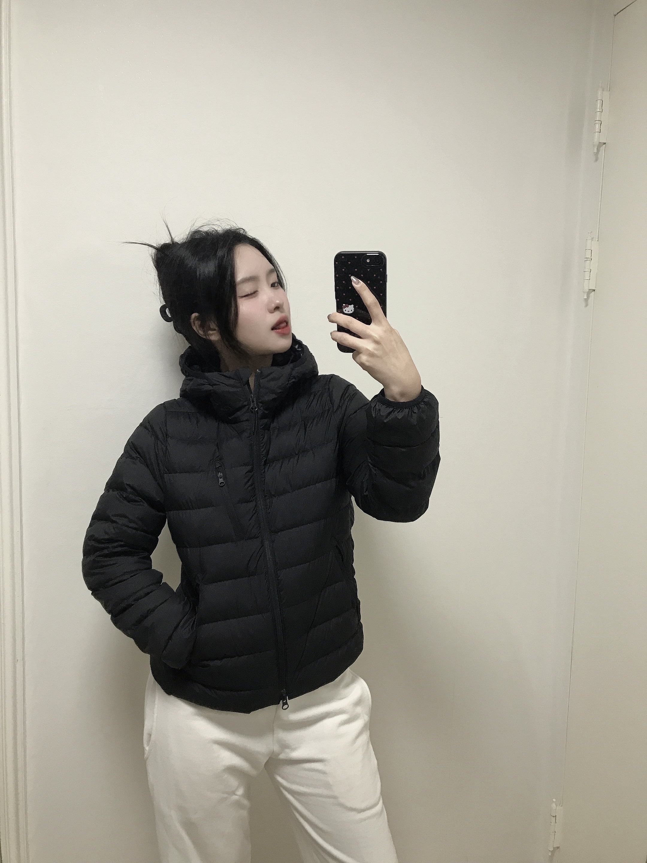 (W) Musinsa Standard City Leisure Hooded Light Down Jacket Black, Musinsa Standard City Leisure Hooded Light Down Jacket Black 착용 스타일 - 2
