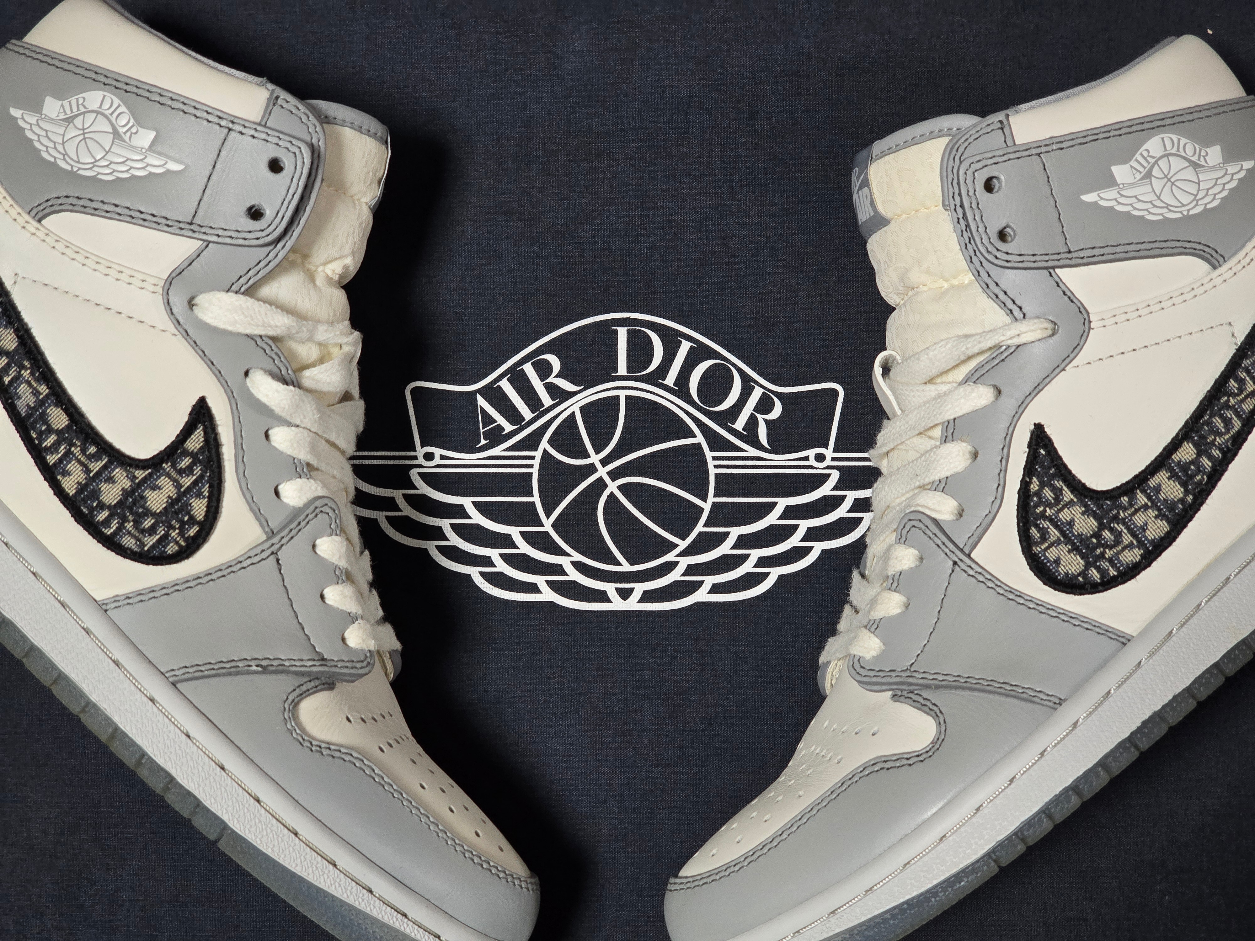 Jordan 1 x Dior High OG 착용 스타일