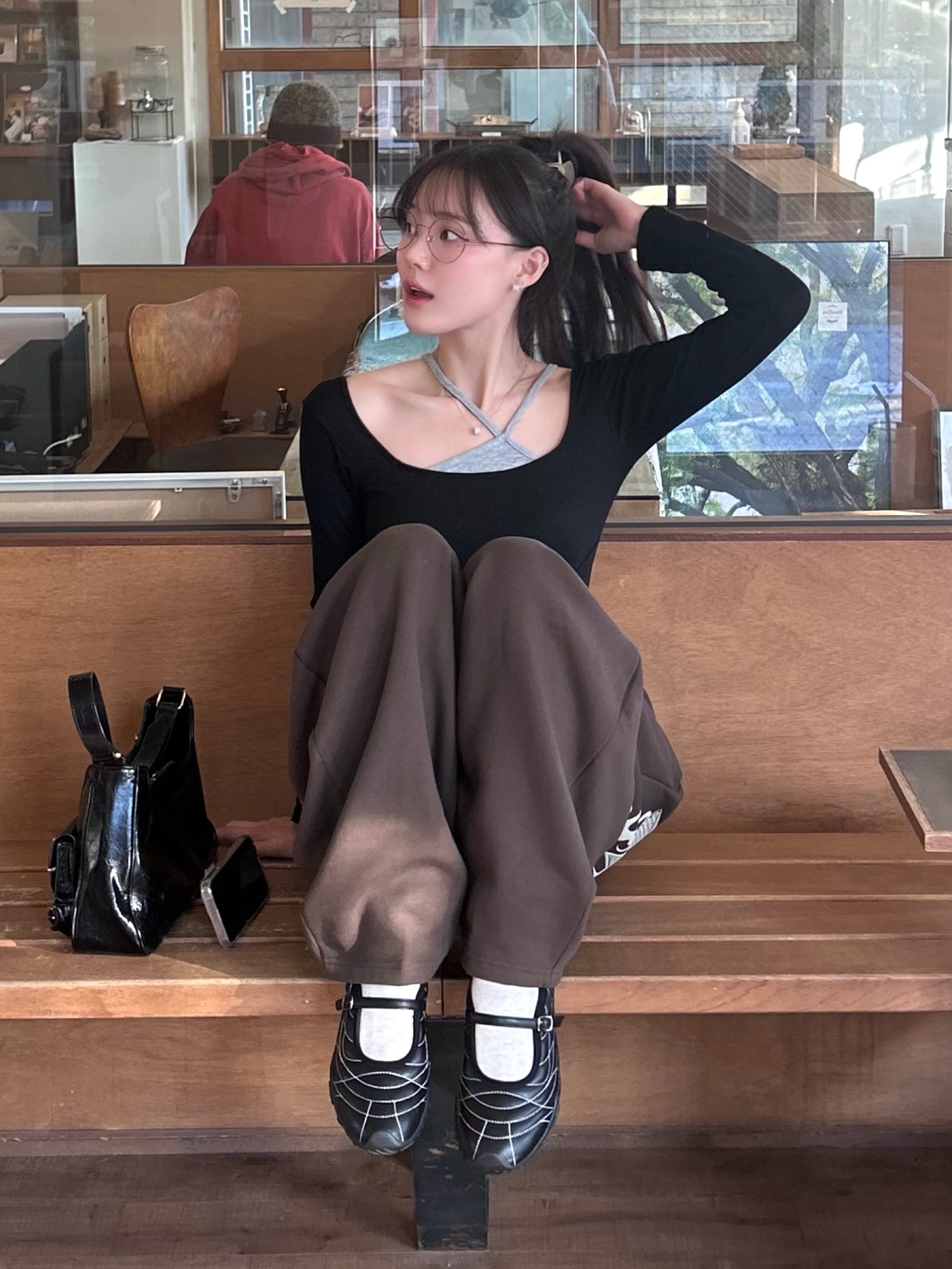 COREOFALCHEMY Strap MaryJane Pasdechat Lugsole Black 착용 스타일 - 1