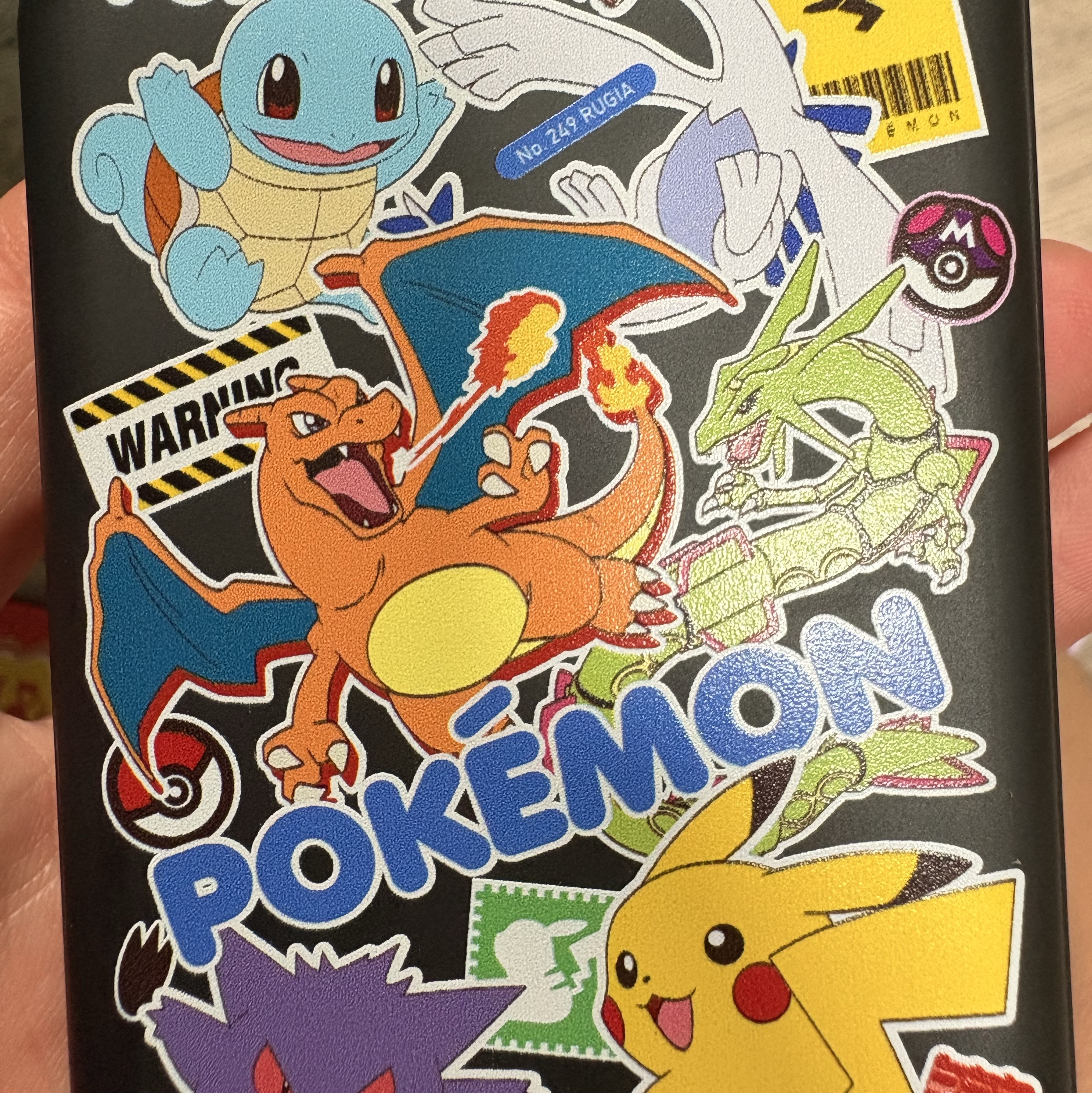 Woojin Store Pokemon Magsafe Battery 5000mAh Black 착용 스타일