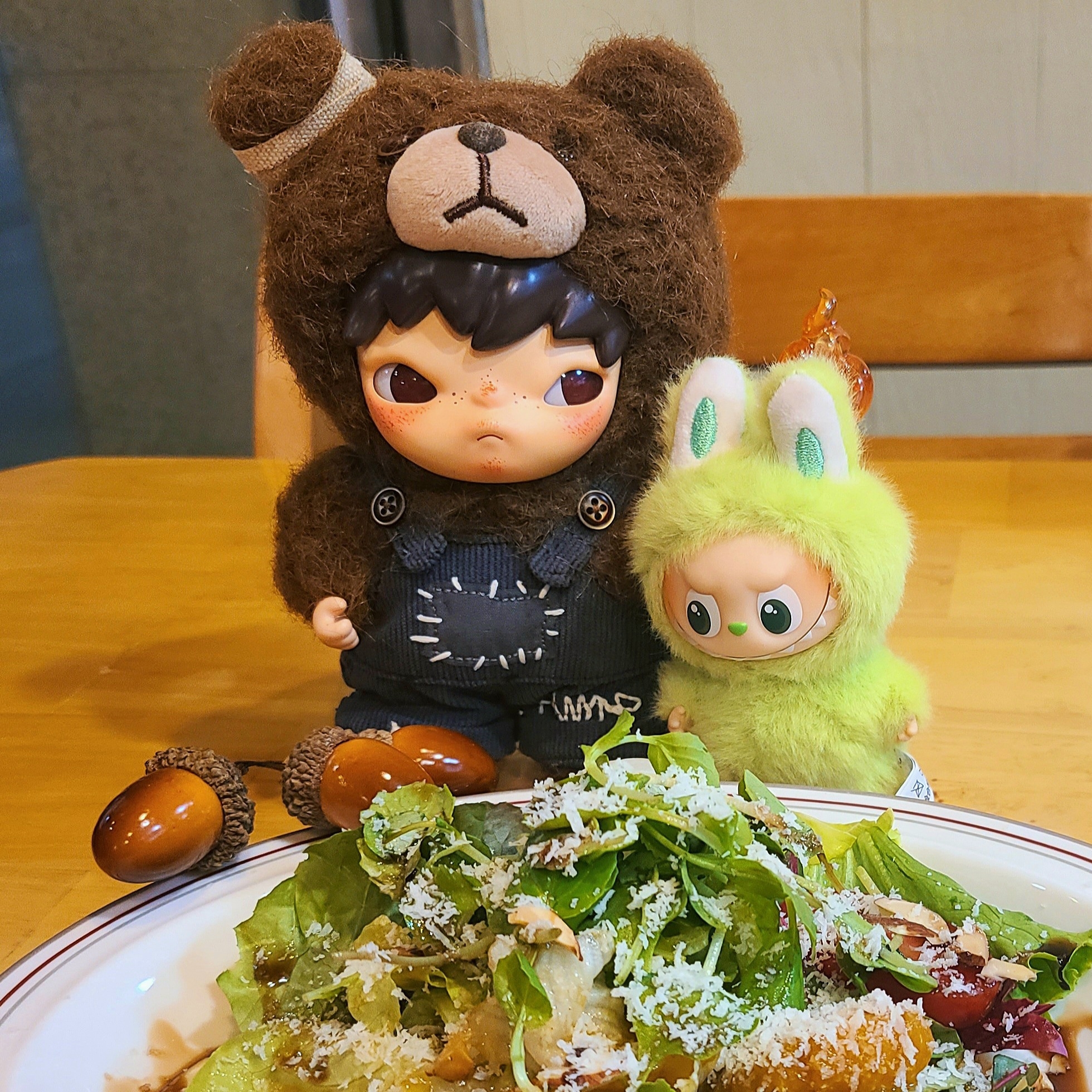 Pop Mart Hirono Living Wild-Fight For Joy Plush Doll, Pop Mart Labubu The Monsters Pin For Love Series Vinyl Plush Pendant (N-Z) V (Opened Case) 착용 스타일 - 1