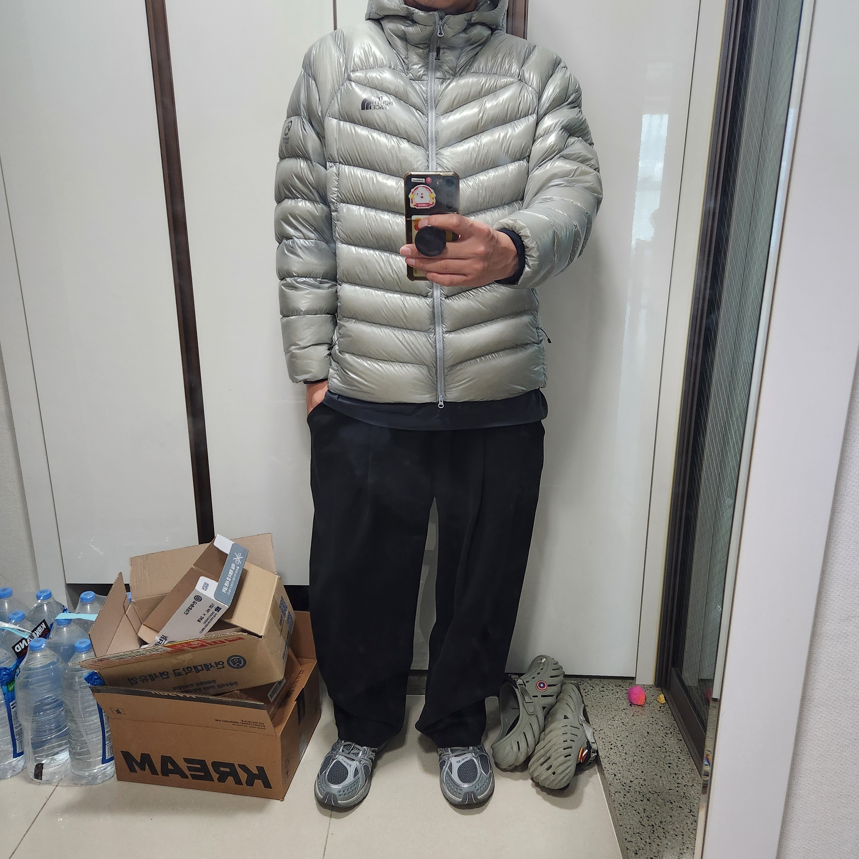 The North Face Summit Mattehorn RDS Down Jacket Light Gray, K-SWISS KSRC KONEJO_AKSFLFU902DY 착용 스타일 - 2
