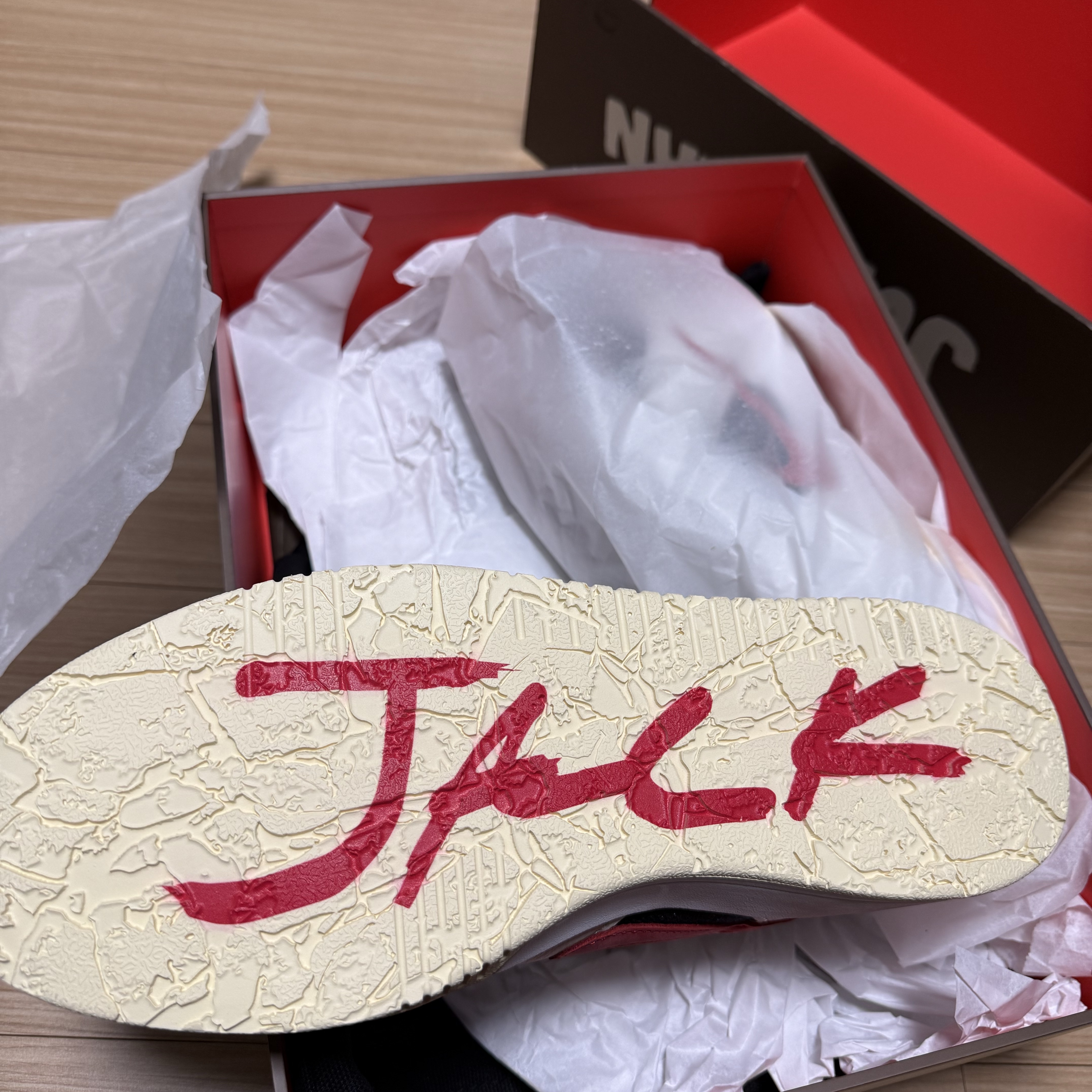 Jordan x Travis Scott Jumpman Jack TR University Red 착용 스타일 - 2