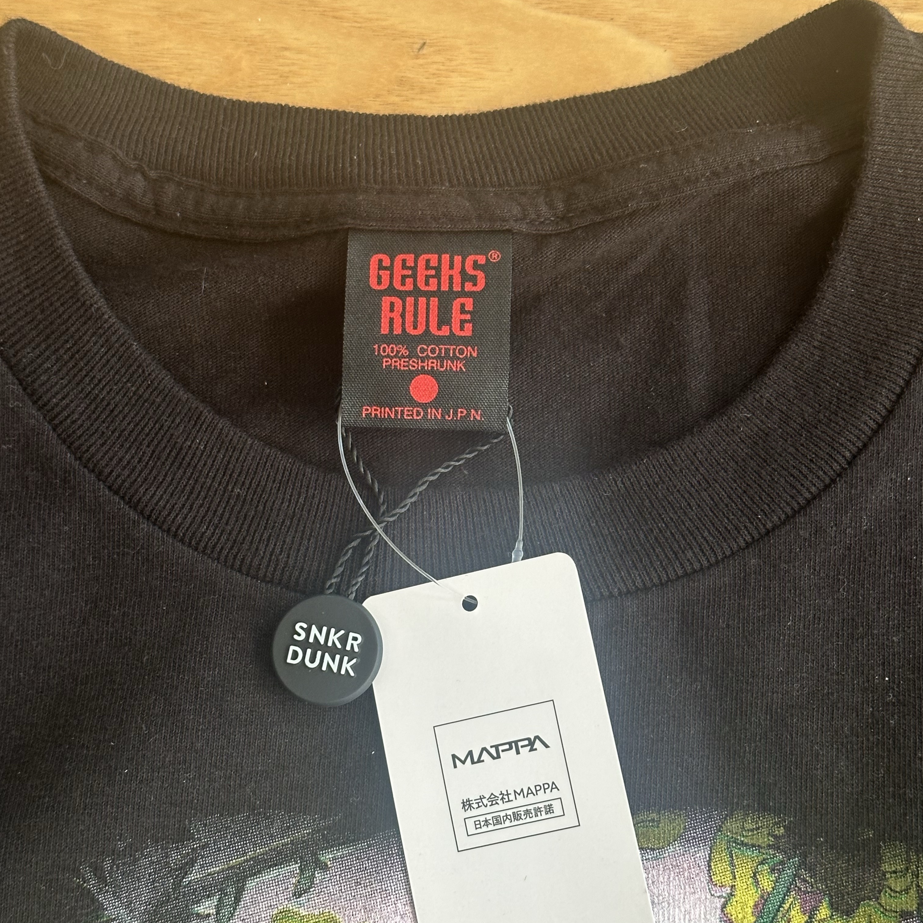Geeks Rule x Chainsaw Man The Movie: Reze Arc 15 Silkscreen Printing T-Shirt Ver. 1 Black 착용 스타일 - 2