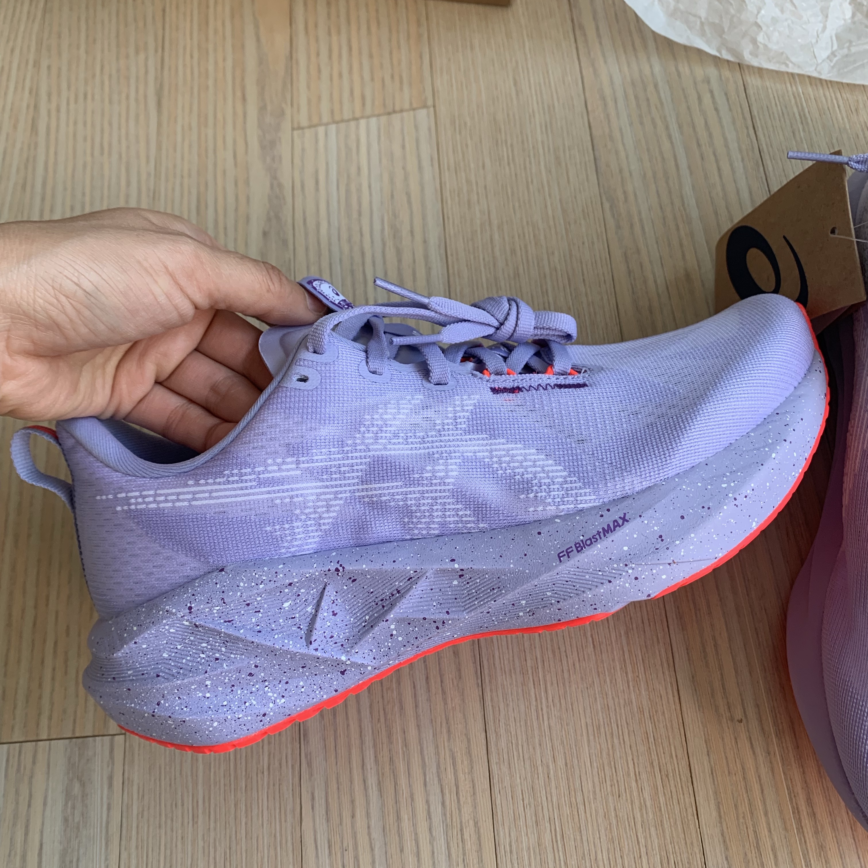 (W) Asics Novablast 5 Tokyo Vapor Edo Purple 착용 스타일 - 4
