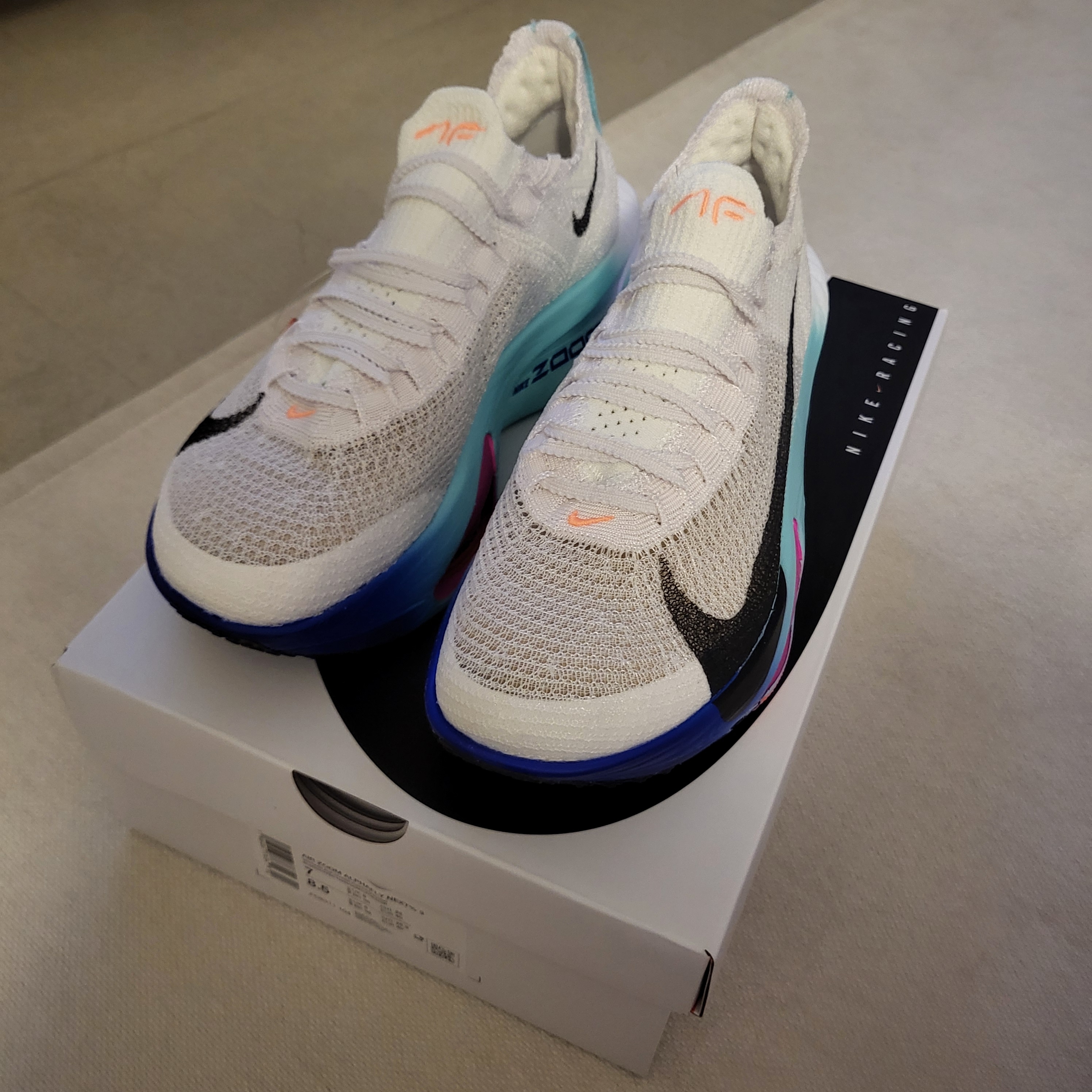 Nike Air Zoom Alphafly Next% 3 White Hyper Turquoise 착용 스타일 - 2