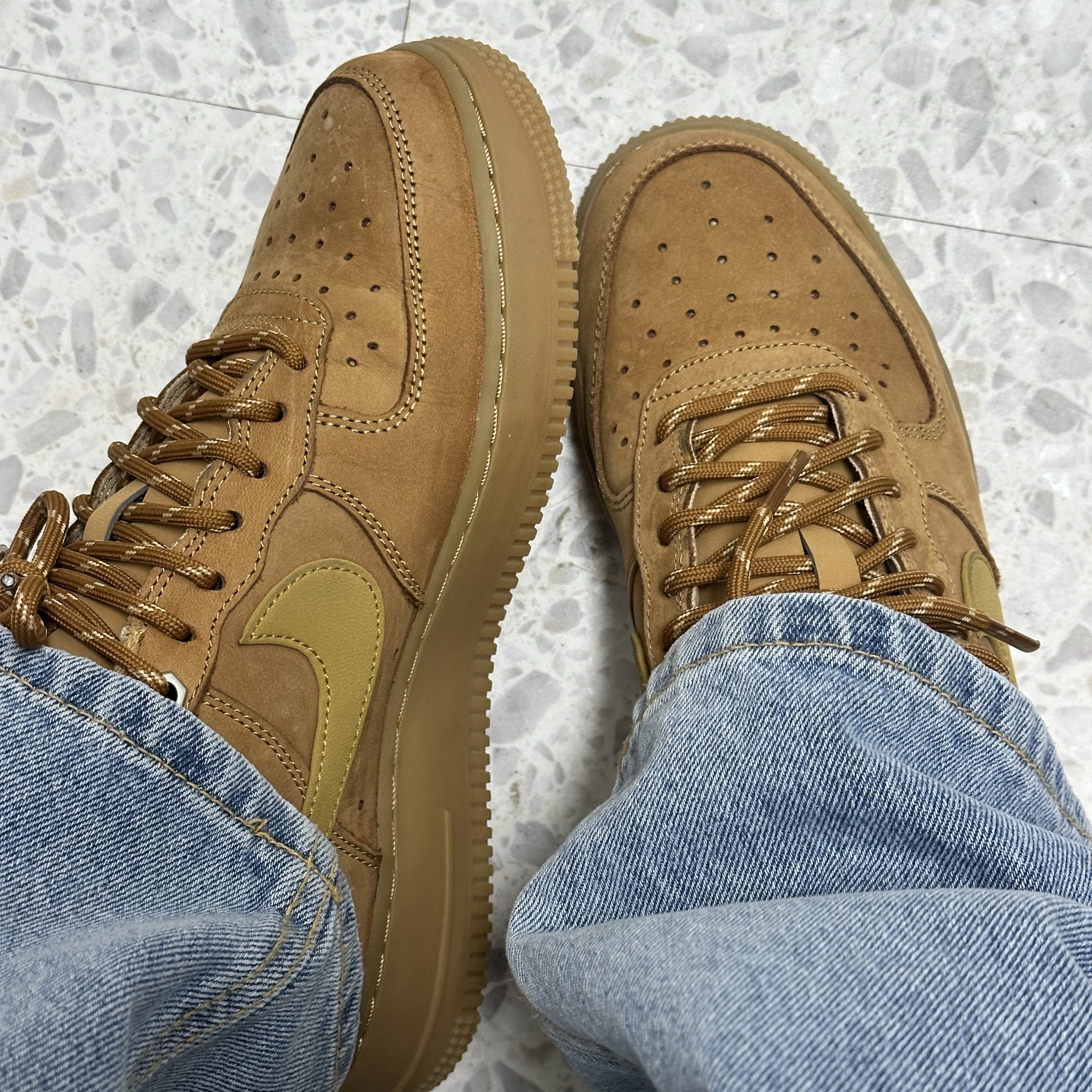 Nike Air Force 1 '07 WB Flax 착용 스타일