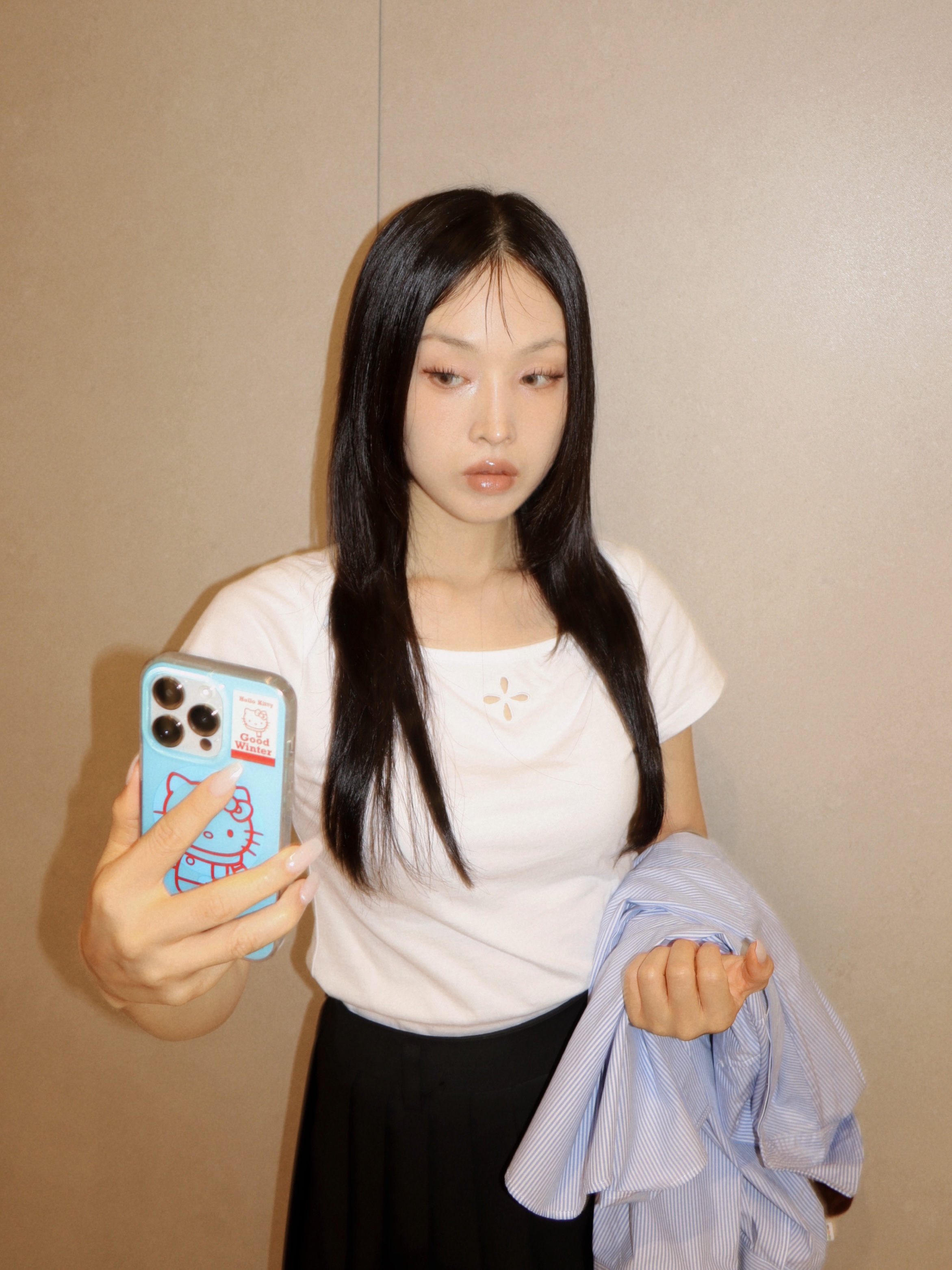 Riomeu Signature Boat Neck Line T-shirt White 착용 스타일 - 1