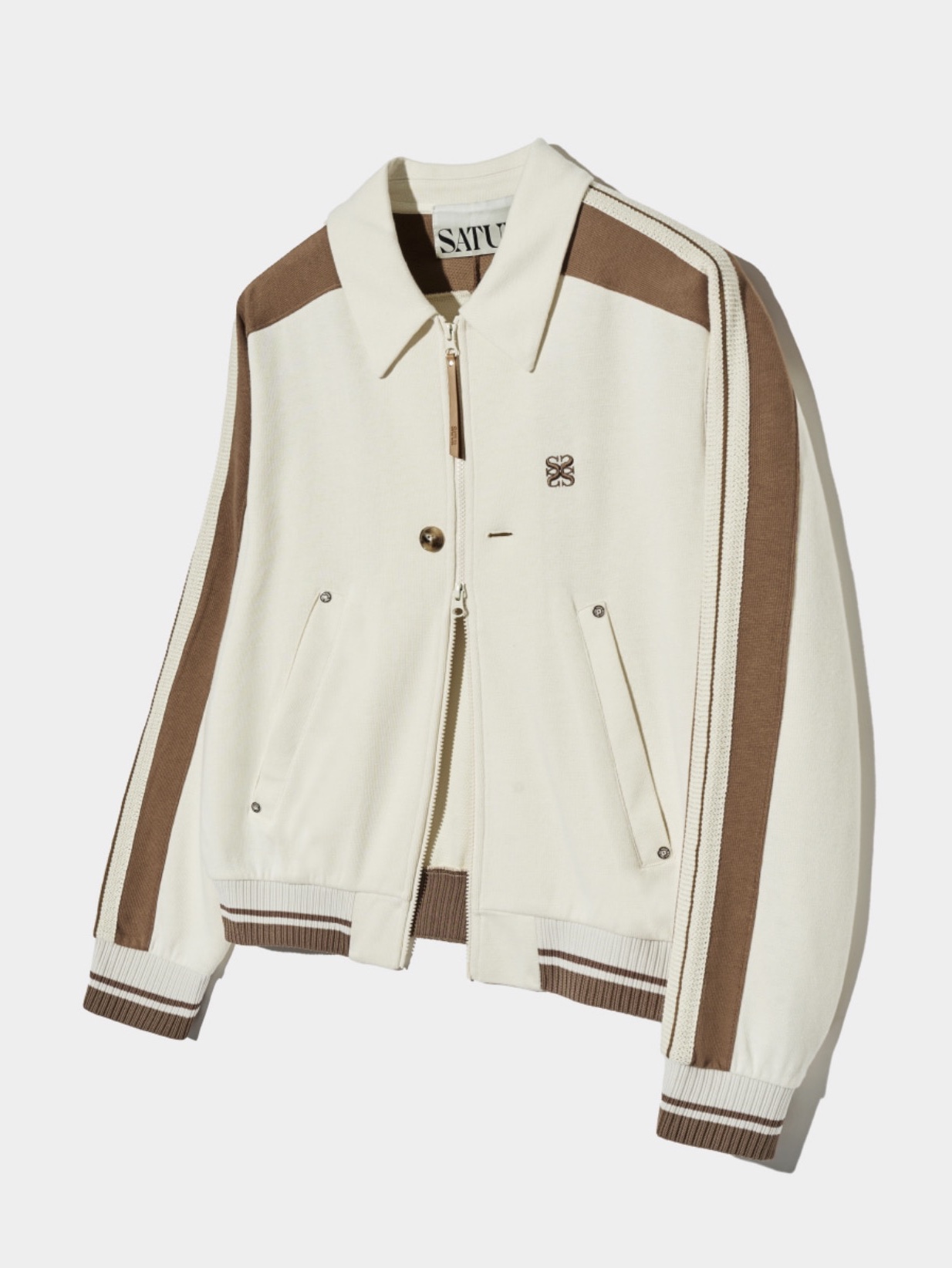 SATUR Lawton All Day Track Zip up Jacket Classic Navy, SATUR Lawton Collar Track Zip-up Jacket Resort Cream 착용 스타일 - 2