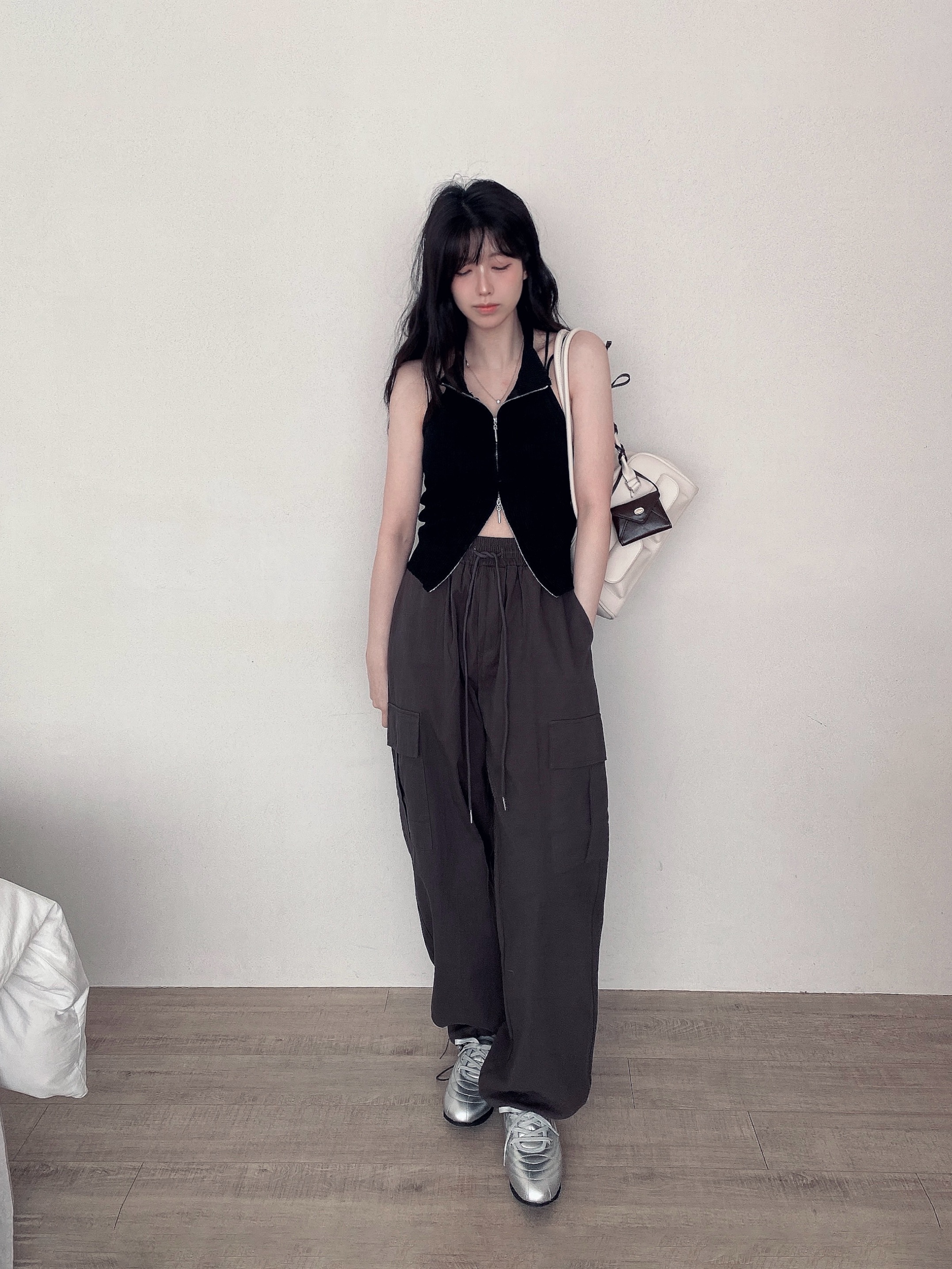 COREOFALCHEMY Comfort Plie MaryJane Silver 착용 스타일 - 2