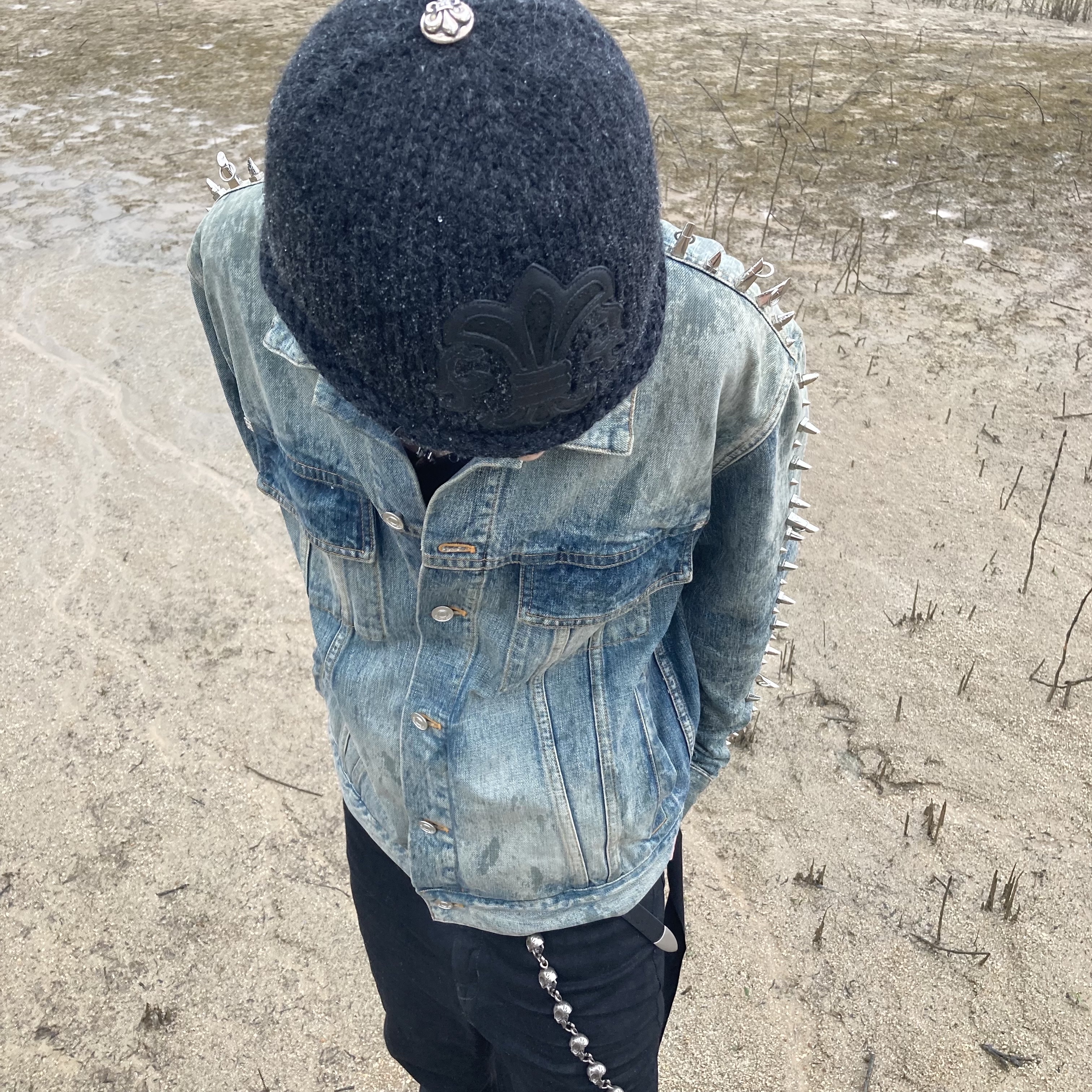 Chrome Hearts Fleur Leather Patch Cashmere Beanie Black 착용 스타일 - 1