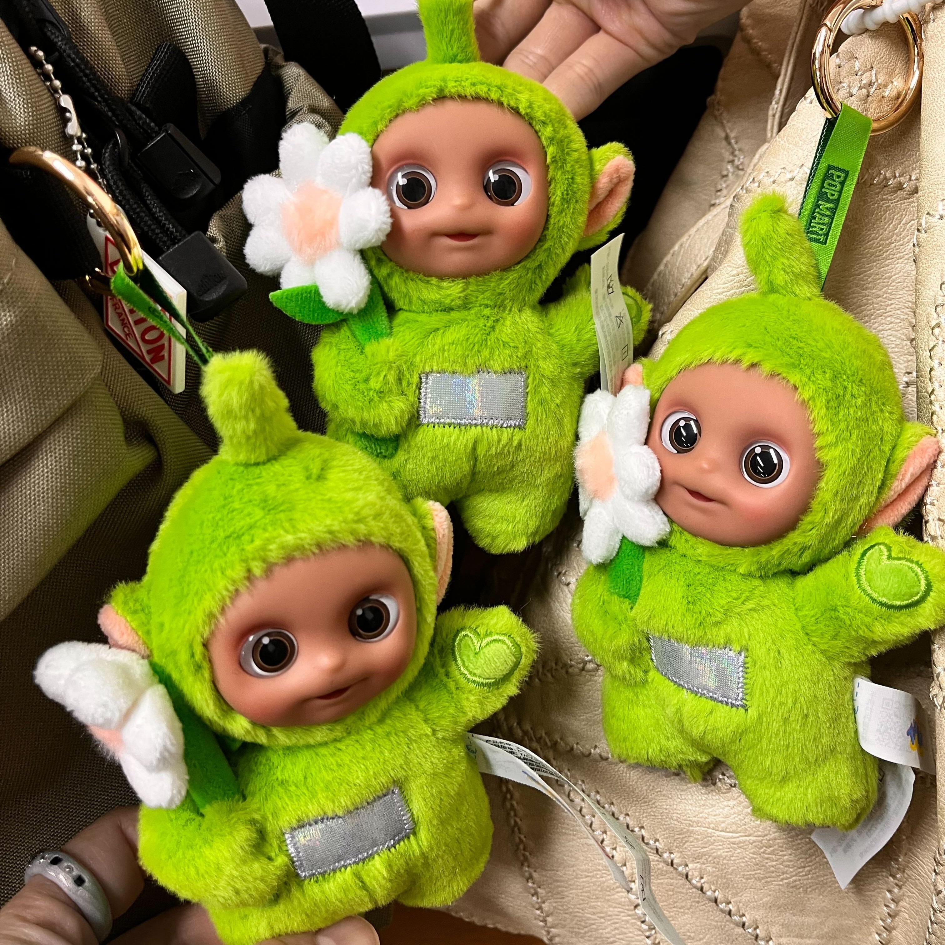 Pop Mart Teletubbies Say Hello Series Figures Sealed Case (1 Blind Box) 착용 스타일
