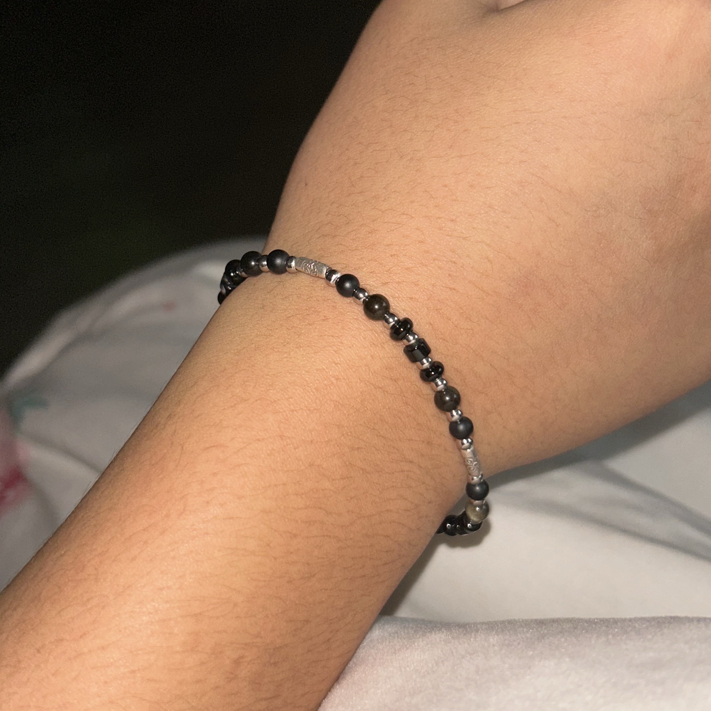 Scudo Shell Obsidian Karen Beads Bracelet 착용 스타일