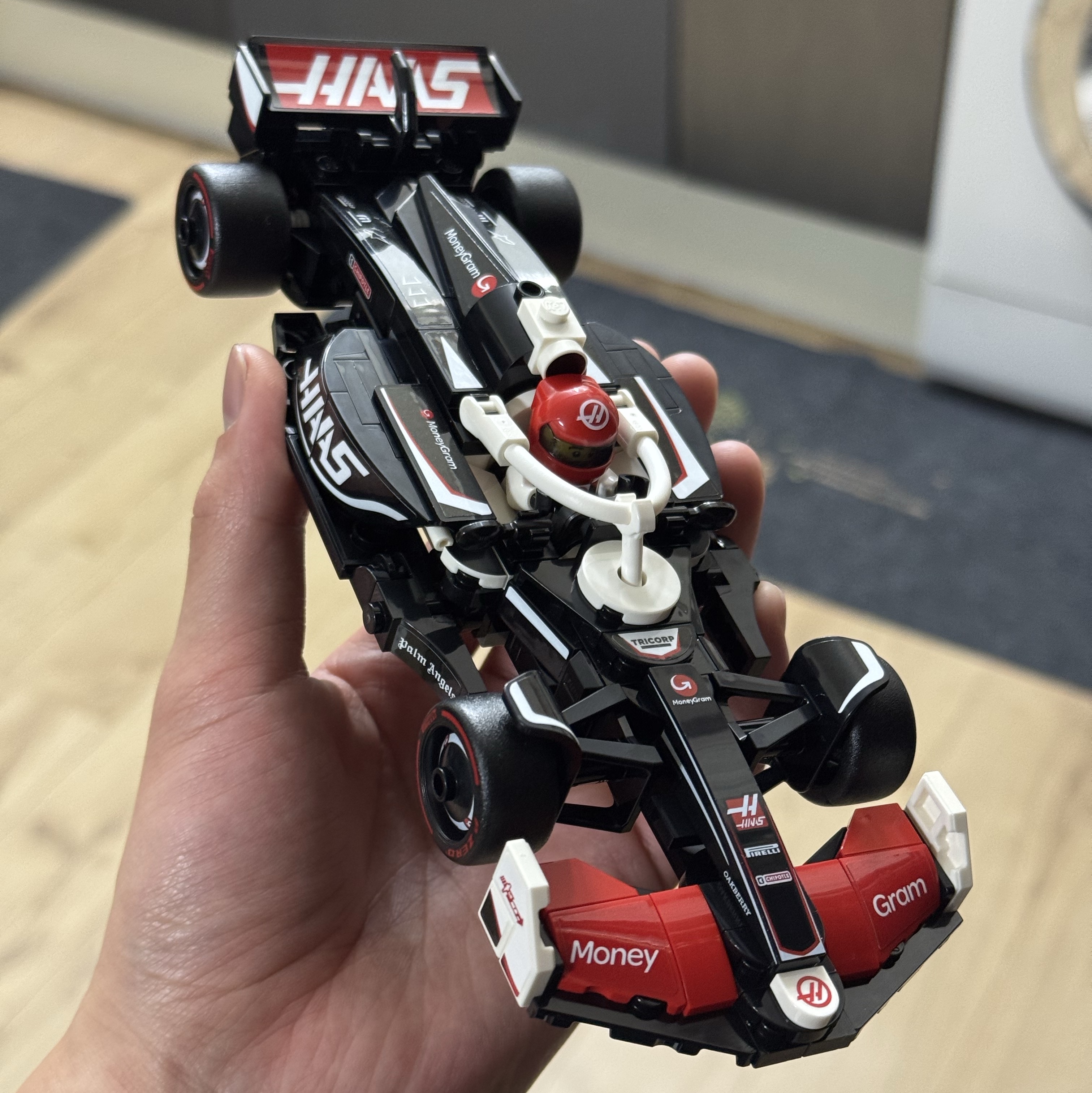 Lego Speed Champions MoneyGram Haas F1 Team VF-24 Race Car 착용 스타일 - 1