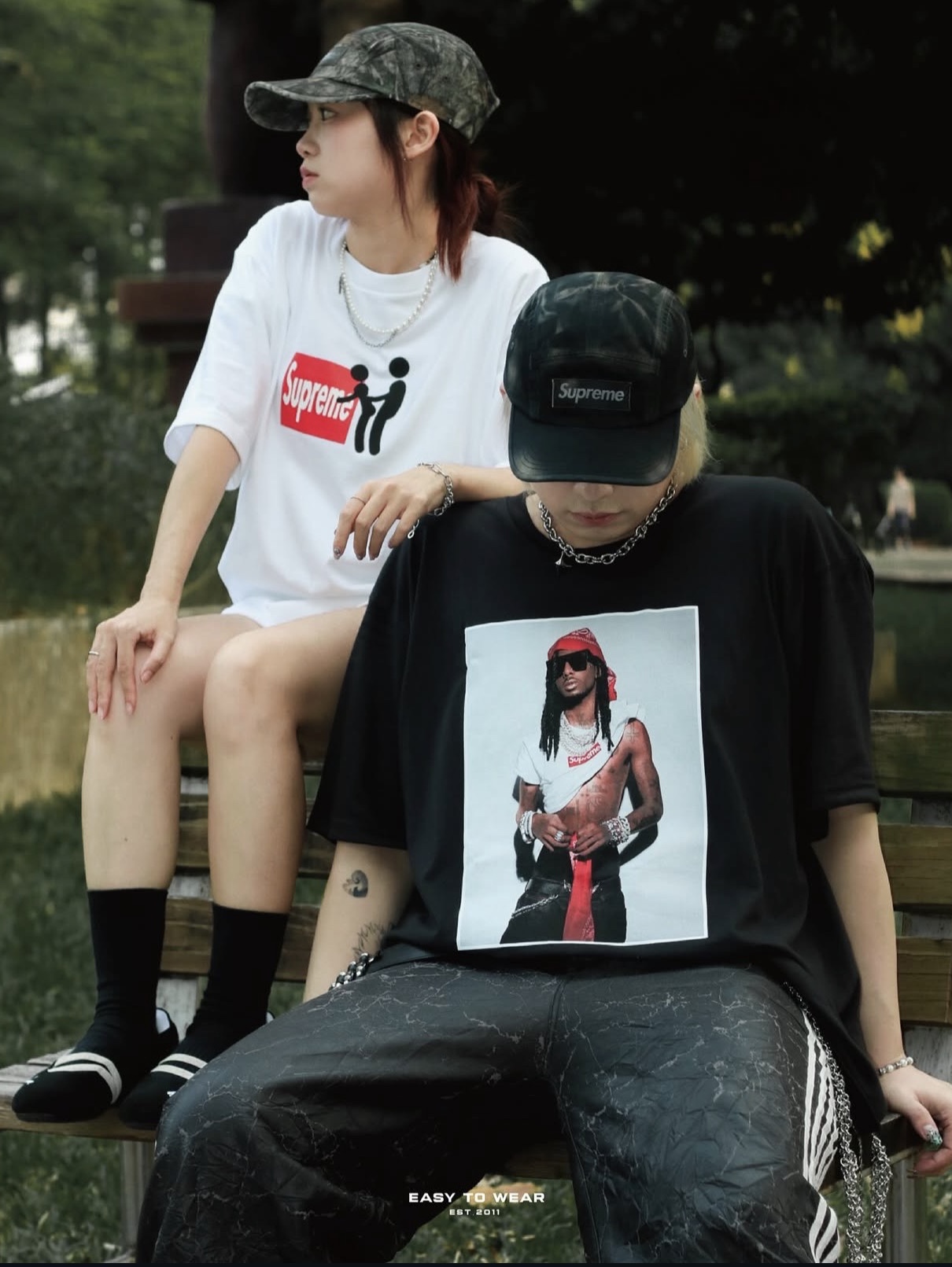 Supreme Stick T-Shirt White - 25FW 착용 스타일 - 3