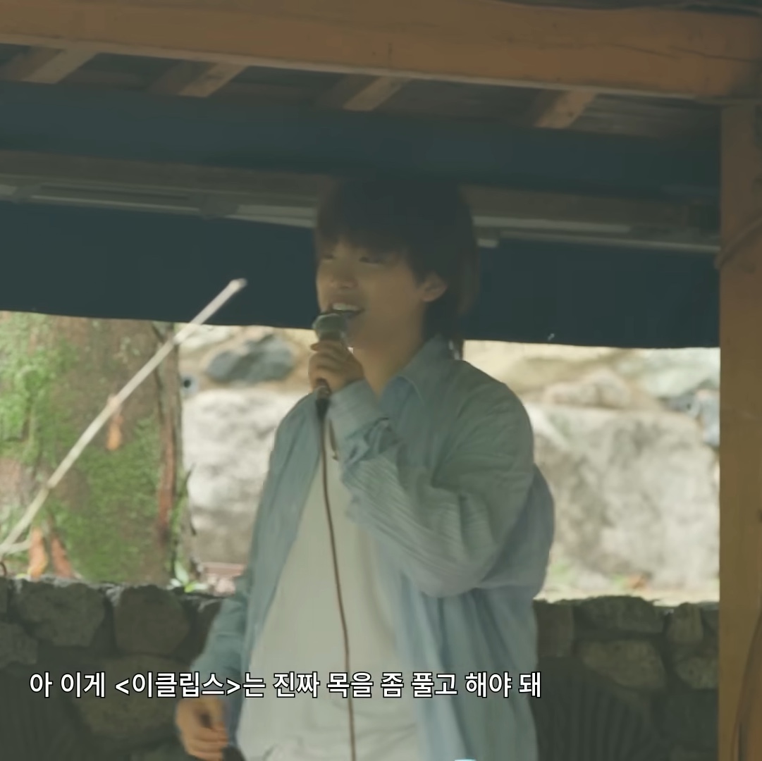 Nonnod Flexible string tucked stripe shirt Sky blue, Nonnod Flexible string tucked stripe shirt Navy 착용 스타일