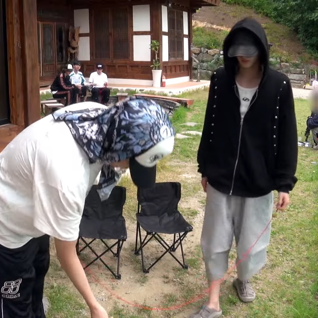 Nonnod Scuba Shorts Grey, Nonnod Scuba Shorts Black 착용 스타일