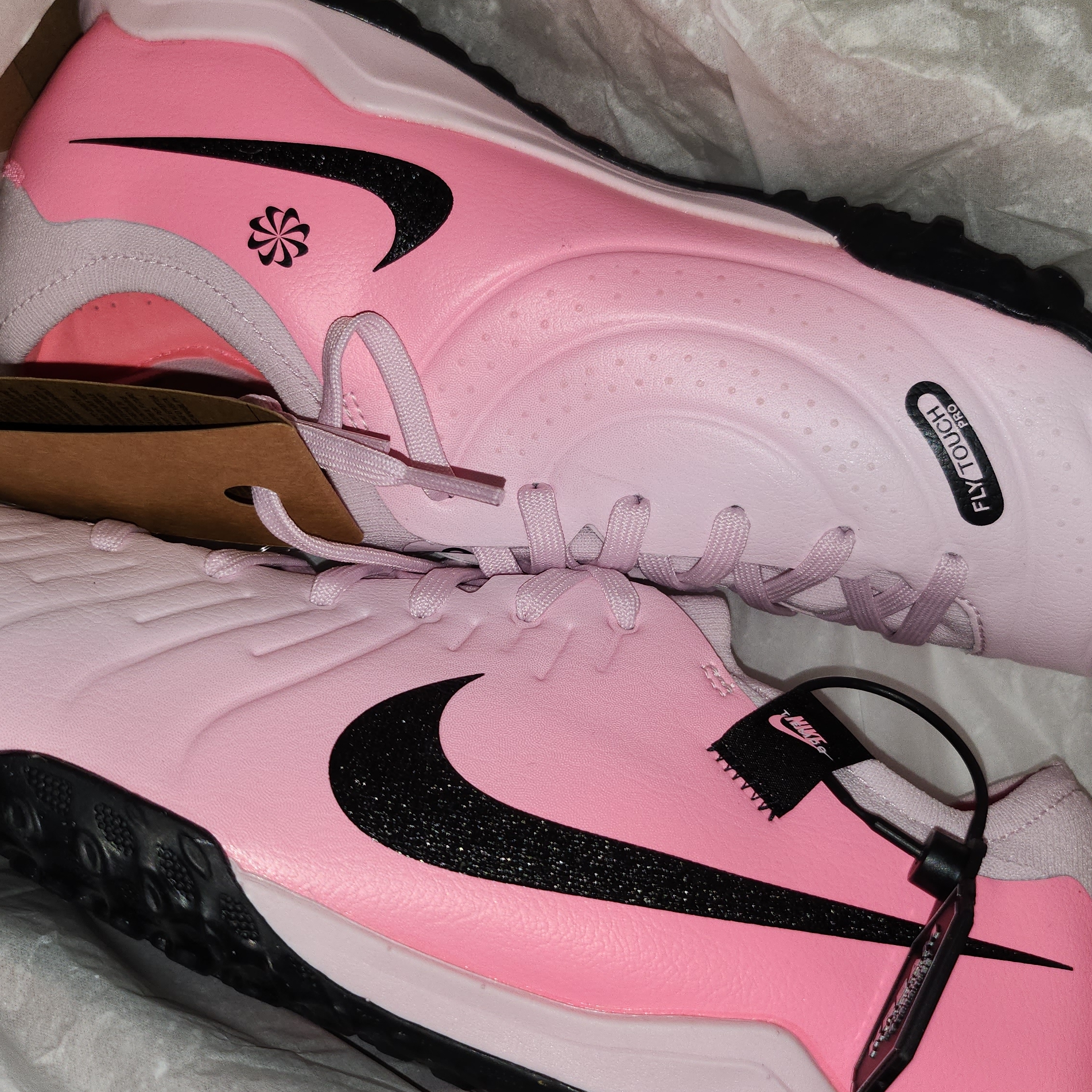 Nike Tiempo Legend 10 Pro TF Pink Foam Black 착용 스타일