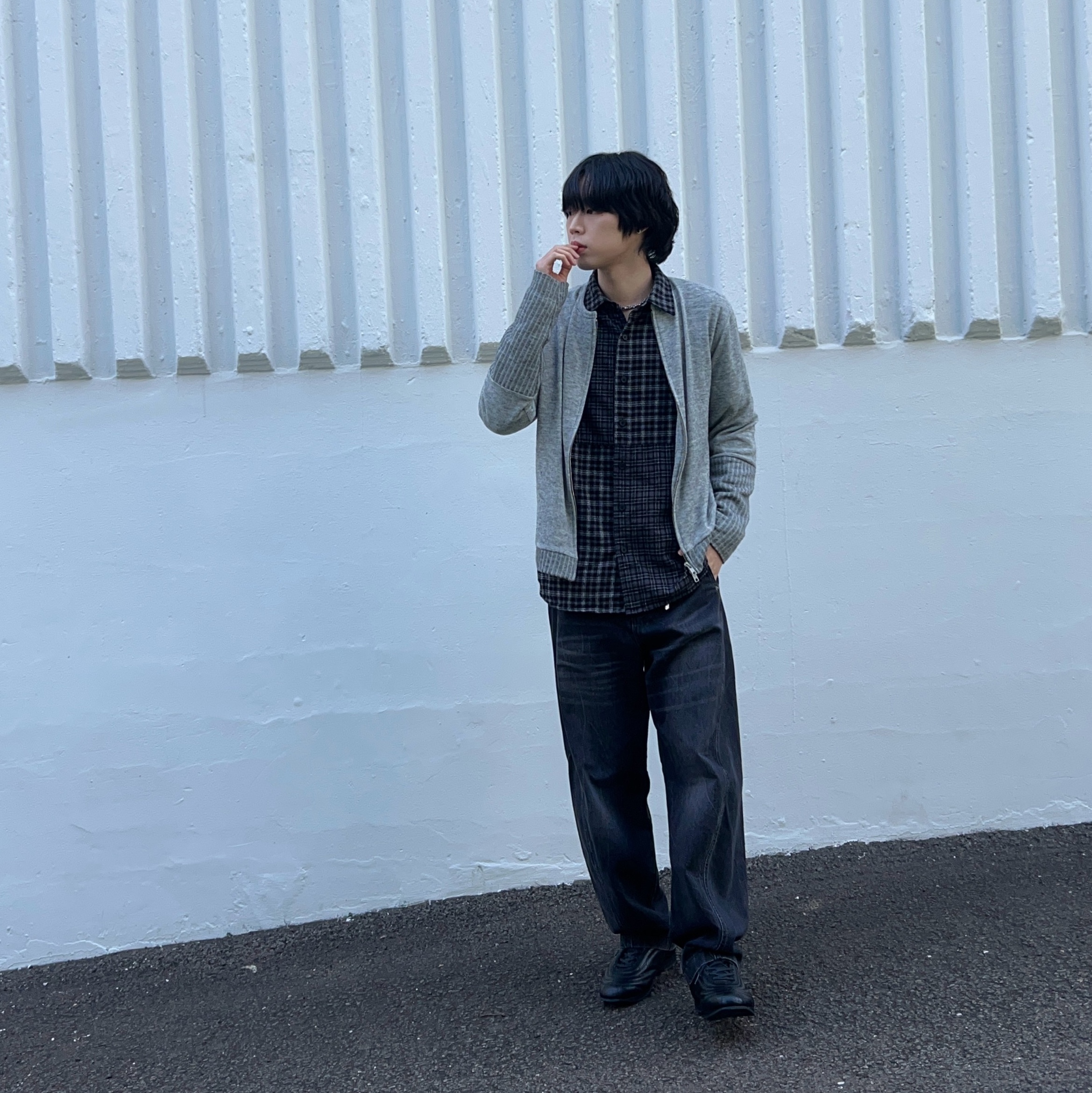 COREOFALCHEMY Stitch Sneakers Aterre Black 착용 스타일 - 2