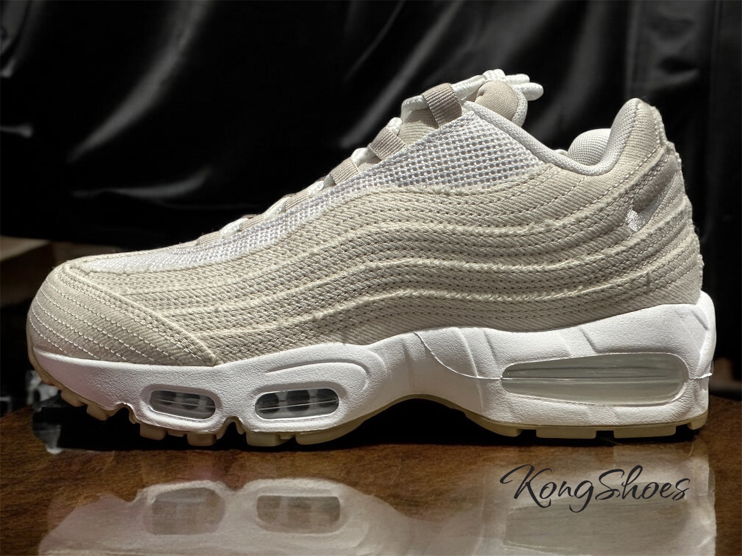 Nike x Levi's Air Max 95 White and Ecru 착용 스타일