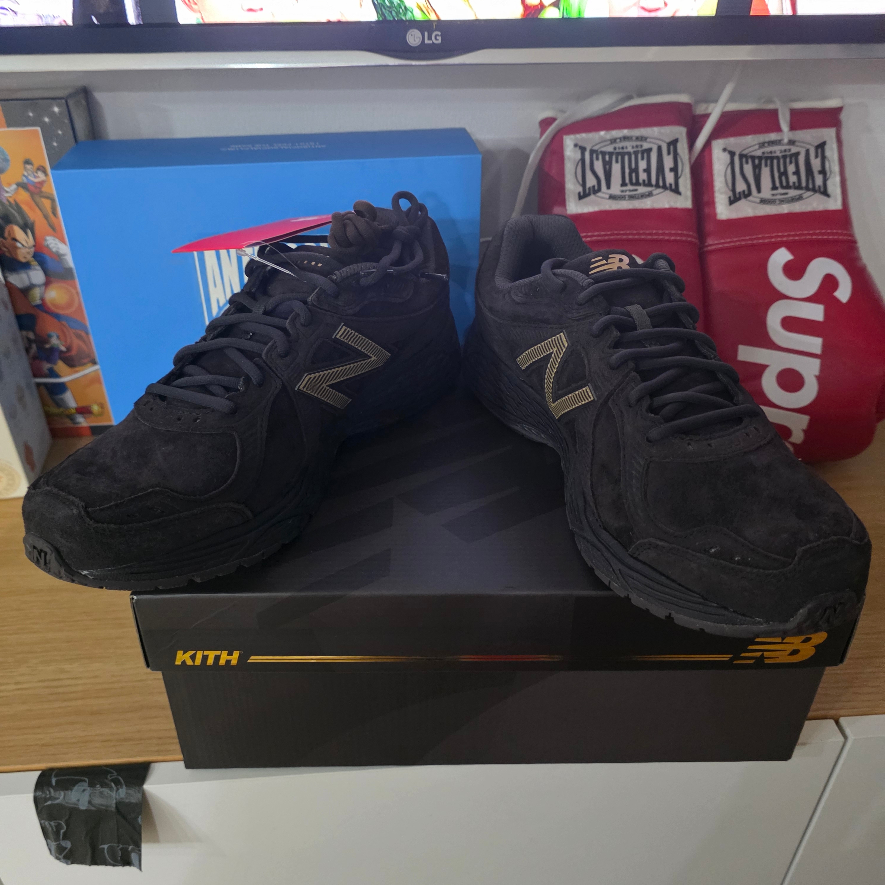 New Balance x Kith 860v2 Espresso 착용 스타일 - 2
