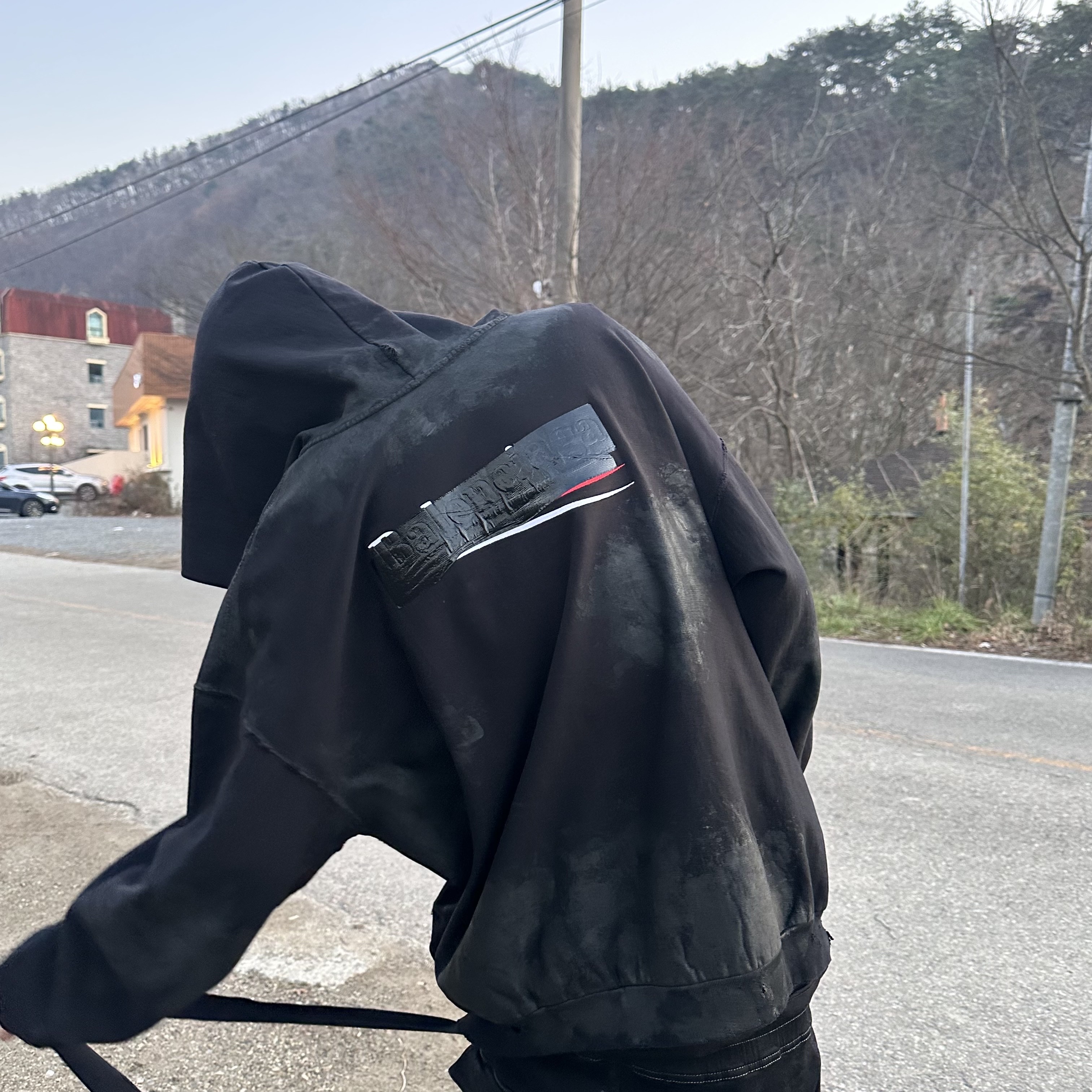Balenciaga Gaffer Zip-Up Hoodie Small Fit Black 착용 스타일