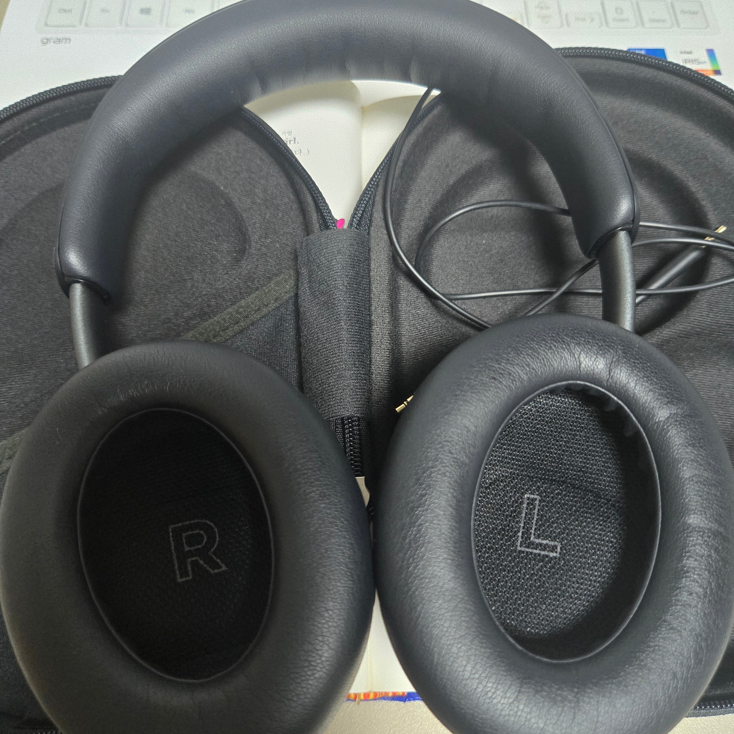 BOSE QC Ultra Black (Korean Ver.) 착용 스타일 - 3