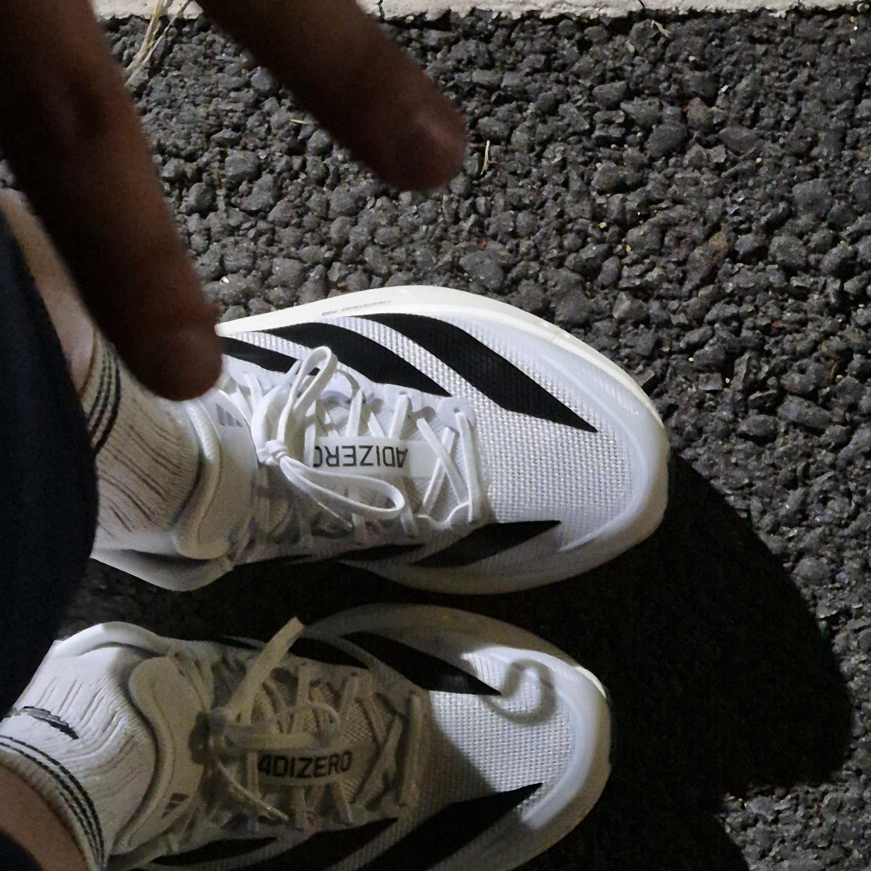 Adidas Adizero Boston 13 Cloud White Core Black 착용 스타일