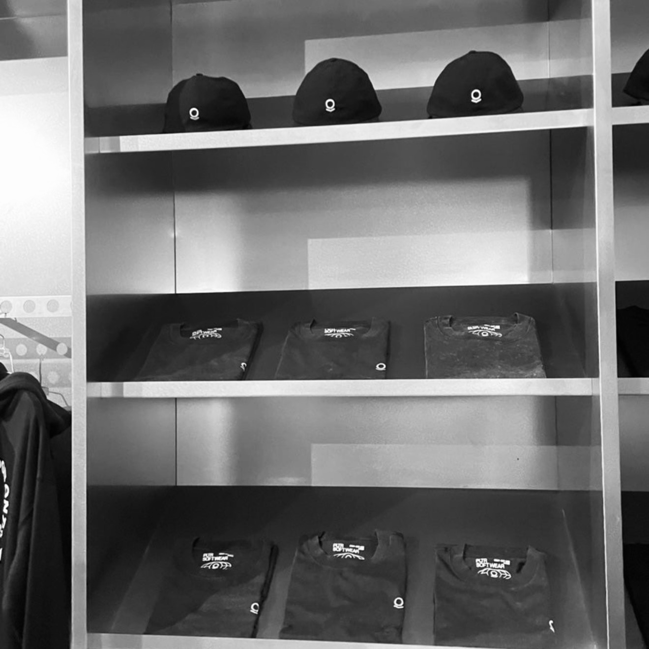 Palantir Base Cap Black, Palantir PLTR Overdye T-Shirt Black 착용 스타일