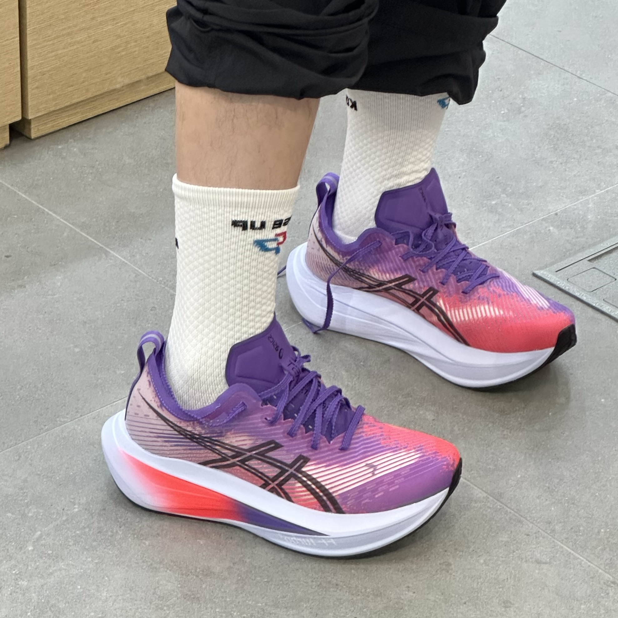 Asics Megablast Edo Purple Black 착용 스타일 - 5
