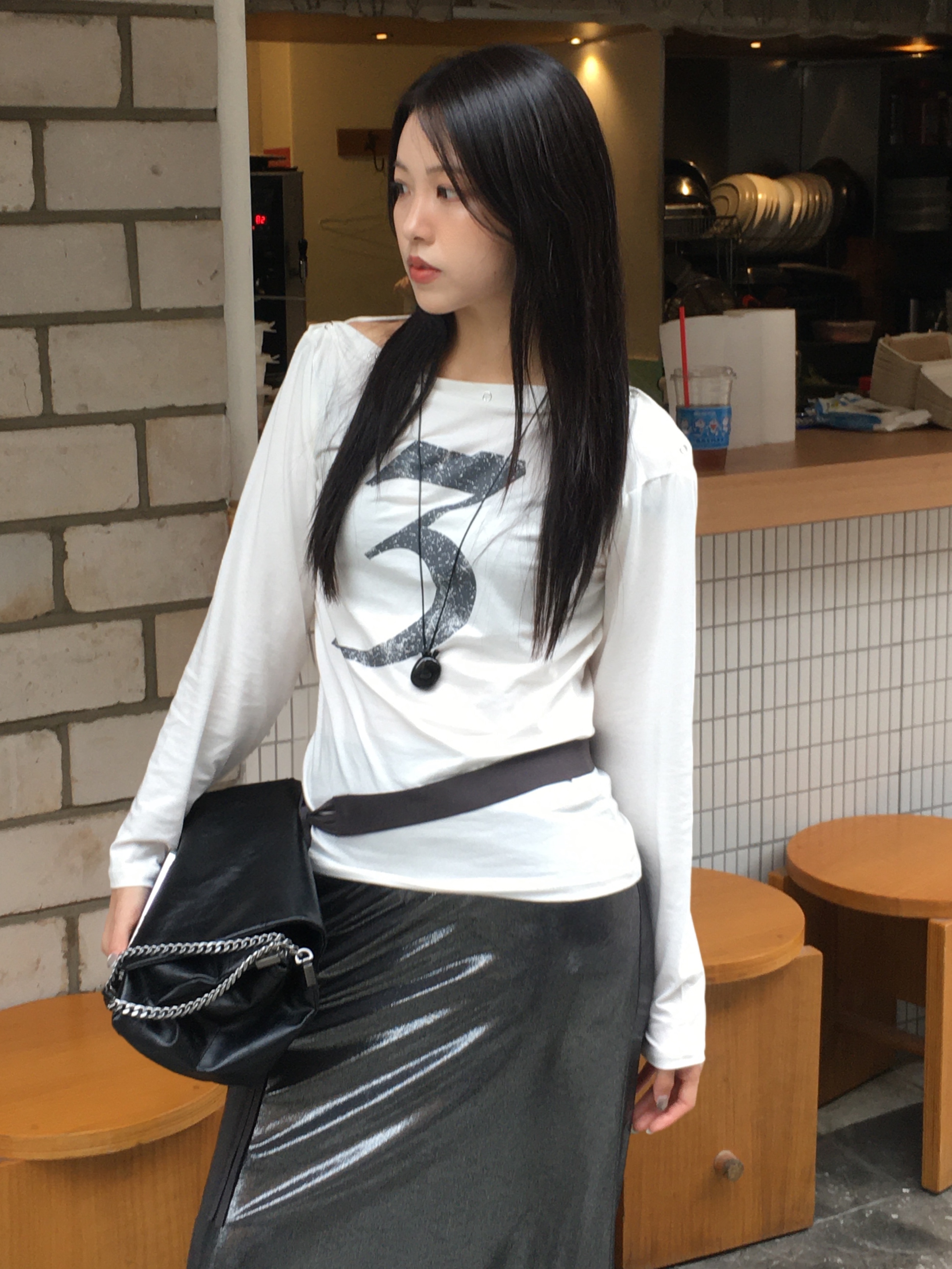 Zara Rock Style Flap Shoulder Bag Black, Nike Air Force 1 '07 Low Triple Black 착용 스타일 - 4