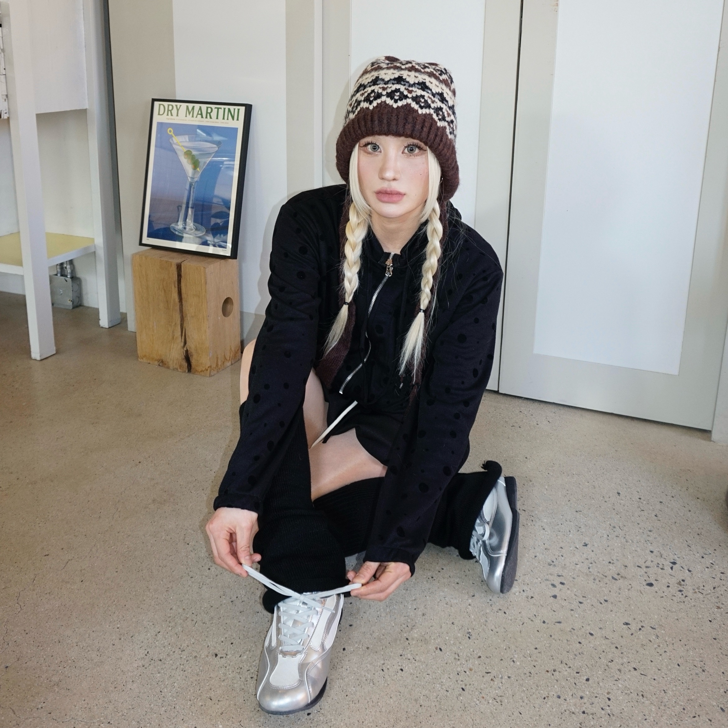 COREOFALCHEMY Runner Challenger Street Shoes Silver 착용 스타일 - 2