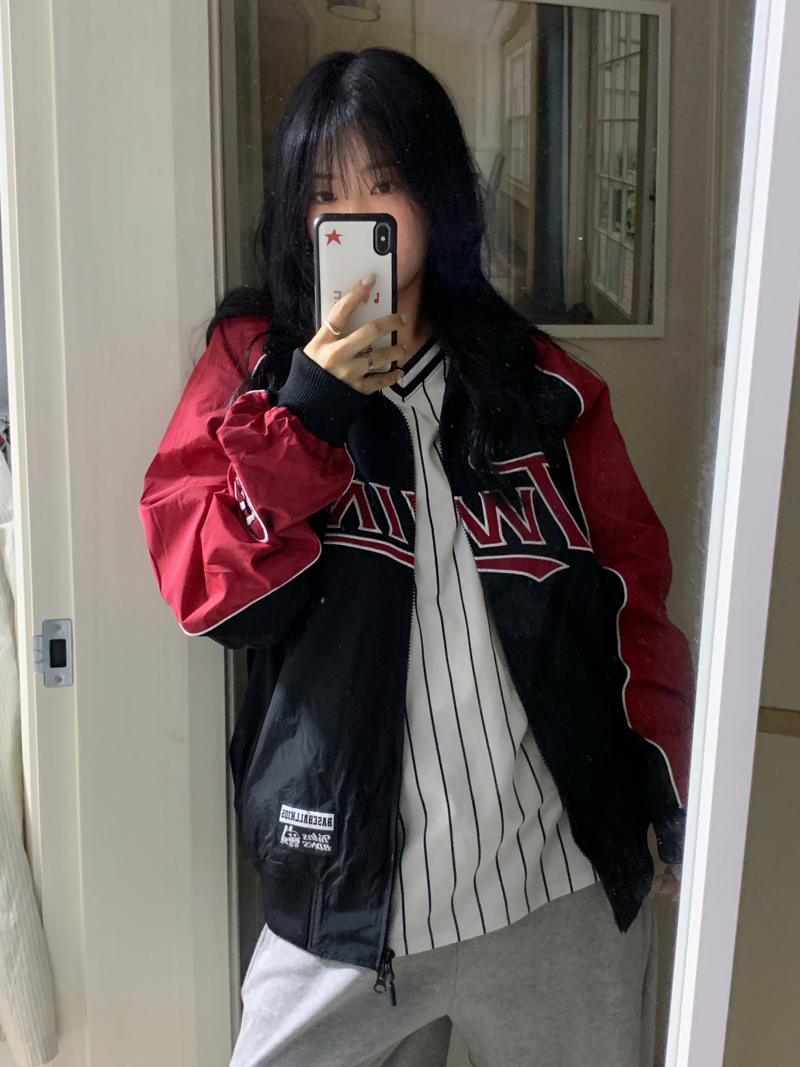 BDNS x LG TWINS Dugout Jacket Ver.2 Red, BDNS x LG TWINS 1990s Baseball Jersey White (Non Marking Ver.) 착용 스타일 - 2