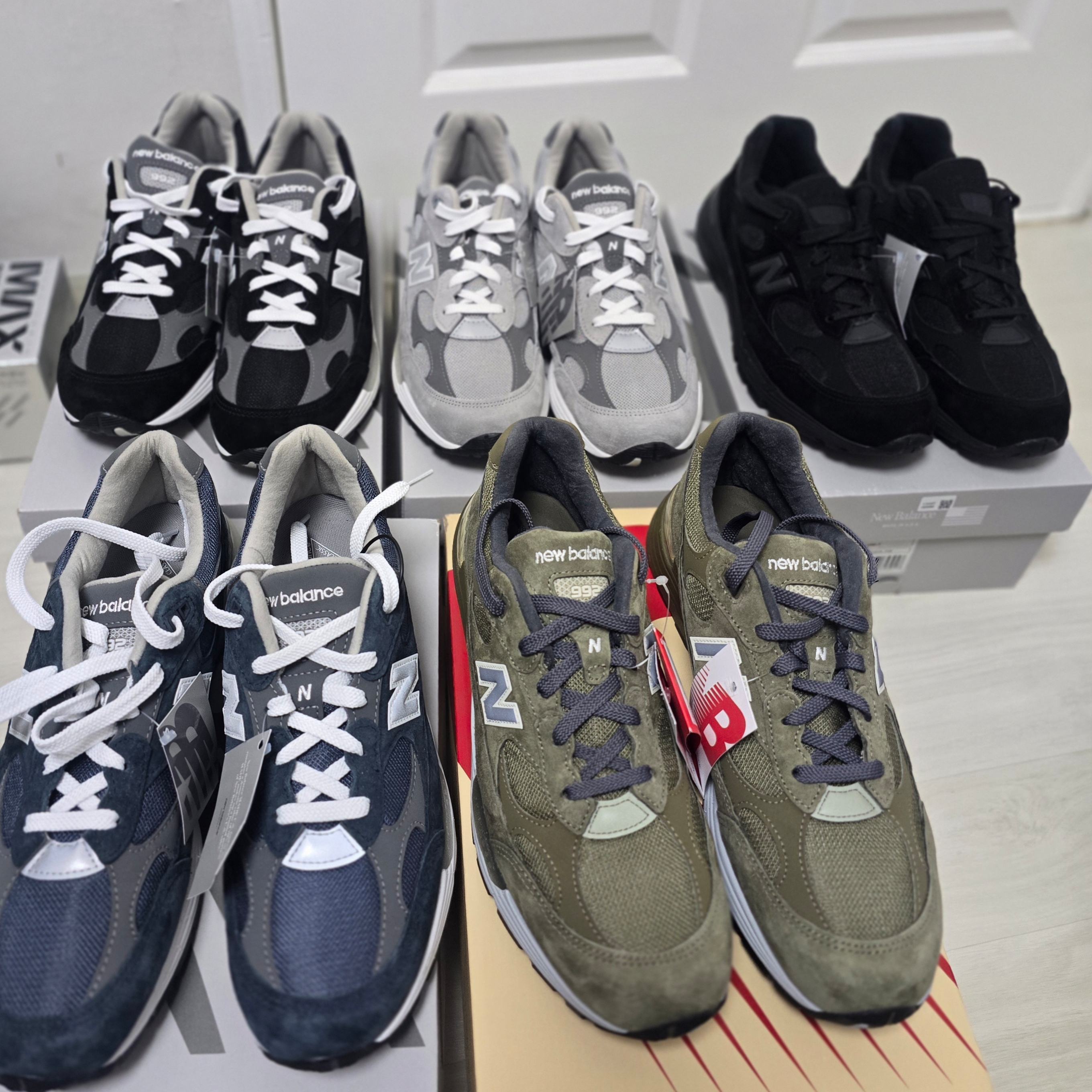 New Balance 992 Made in USA Core Black Grey, New Balance 992 Made in USA Core Grey Silver Metallic 착용 스타일