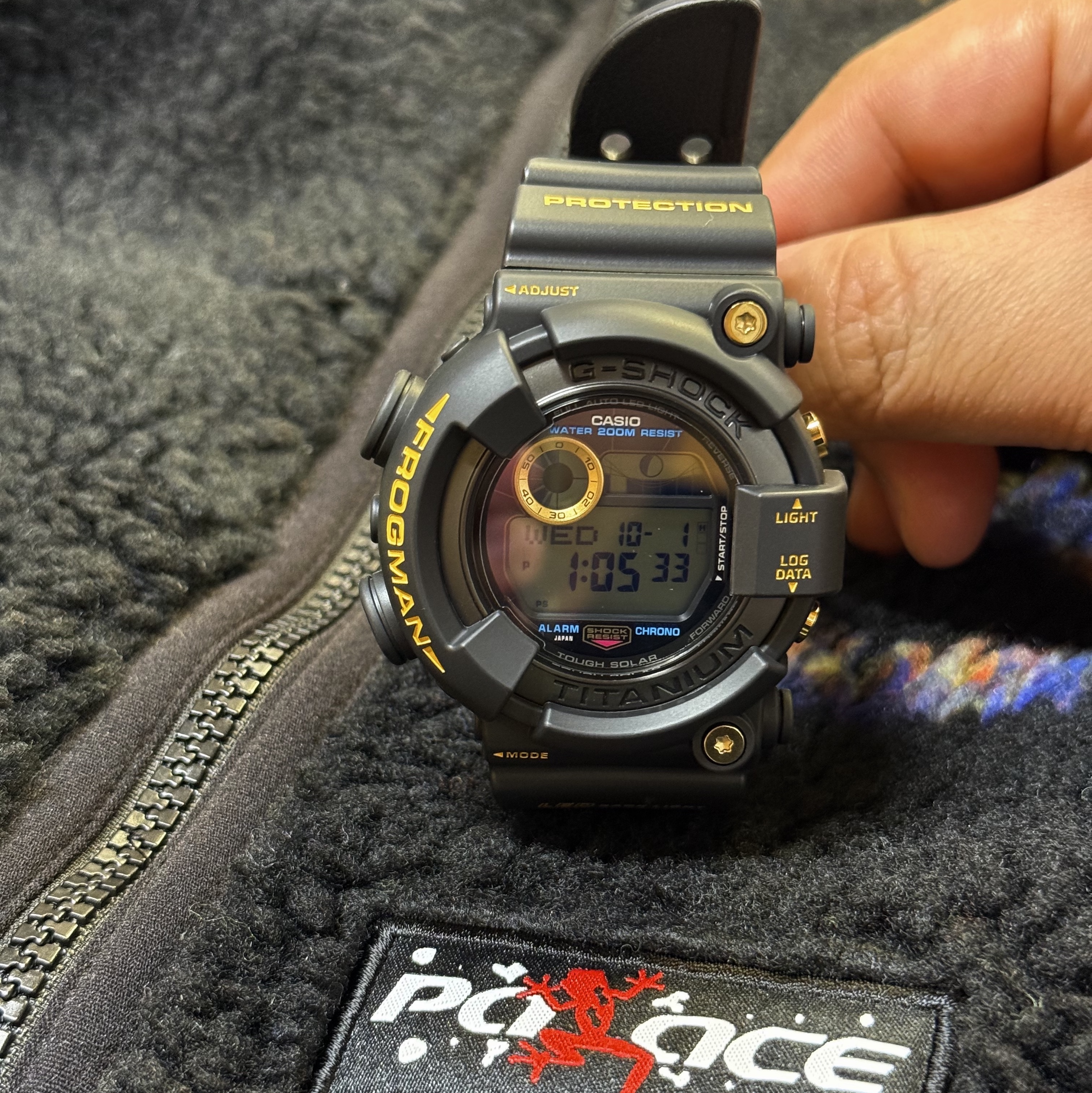 Palace Frogger Reversible Fleece Black - 25FW, Casio G-Shock Frogman 30th Anniversary Limited Edition GW-8230B-9A 착용 스타일 - 1