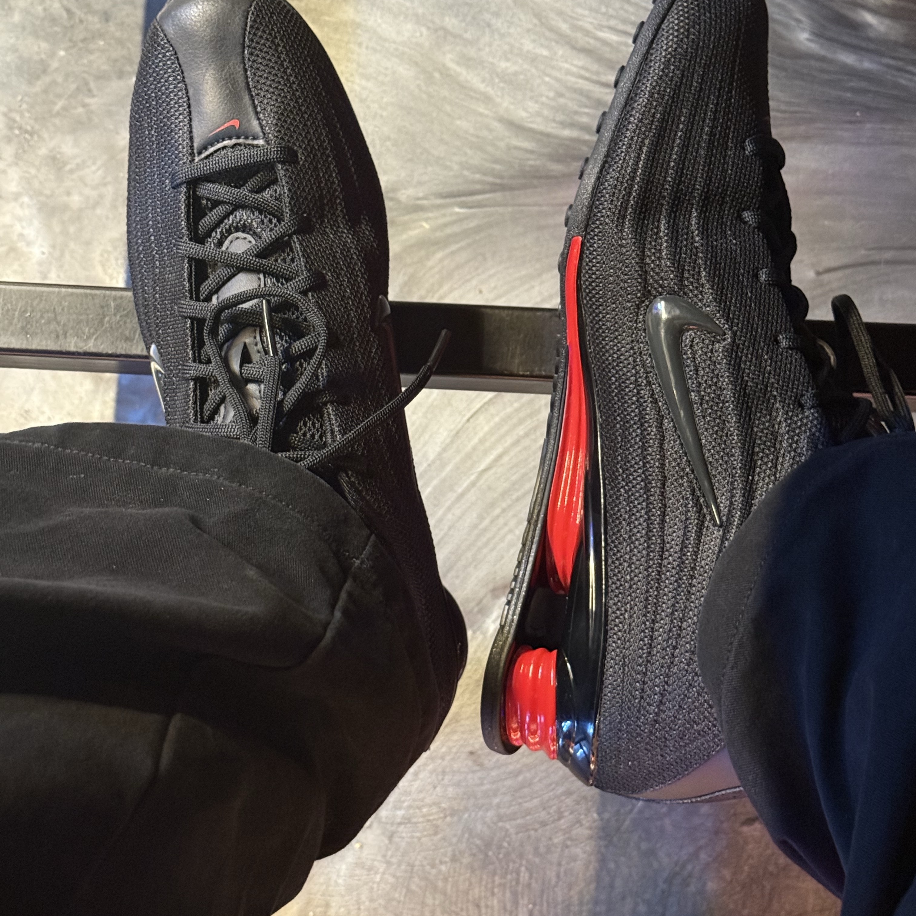 (W) Nike Shox Z Black University Red 착용 스타일 - 2