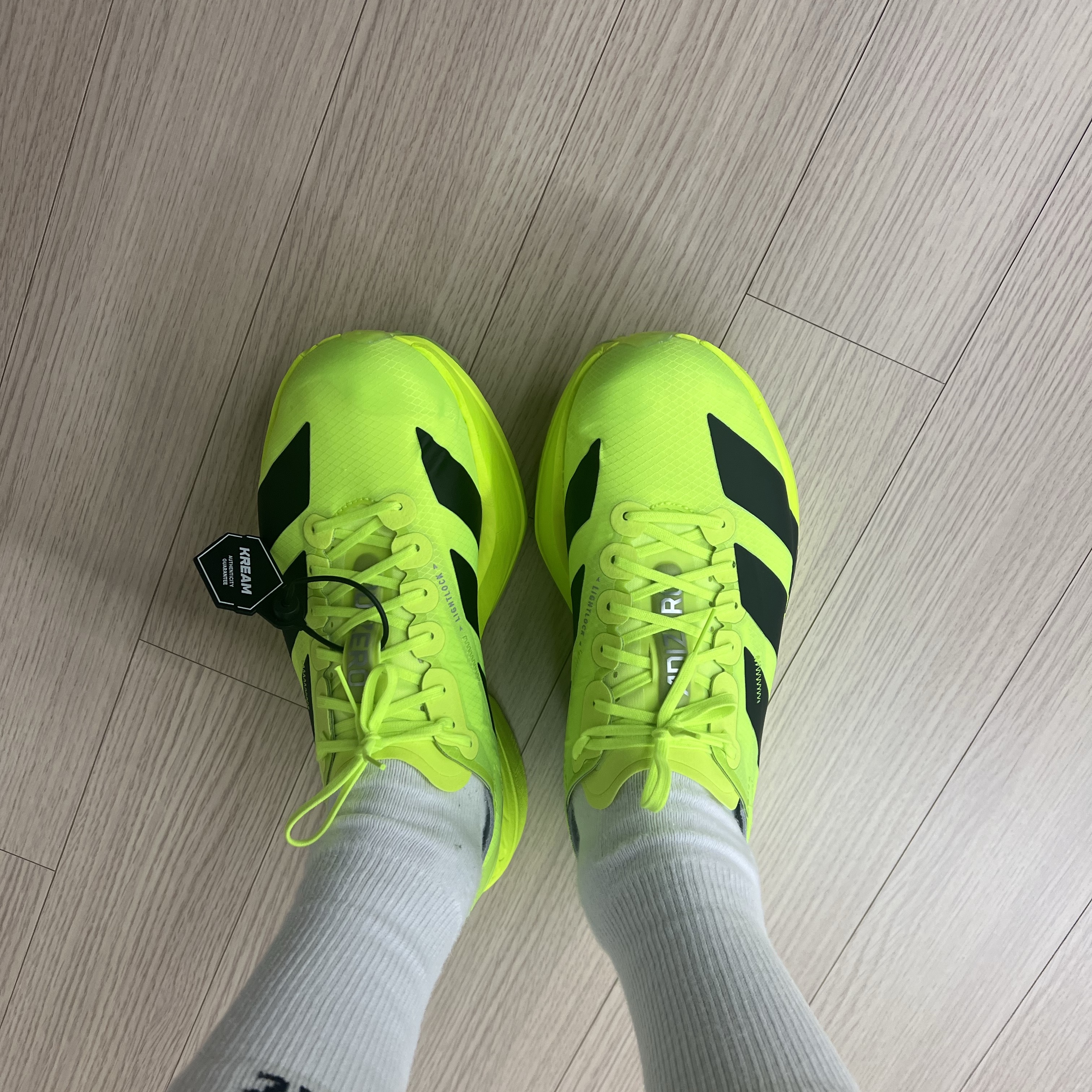 Adidas Adizero Adios Pro 4 Lucid Lemon Core Black 착용 스타일