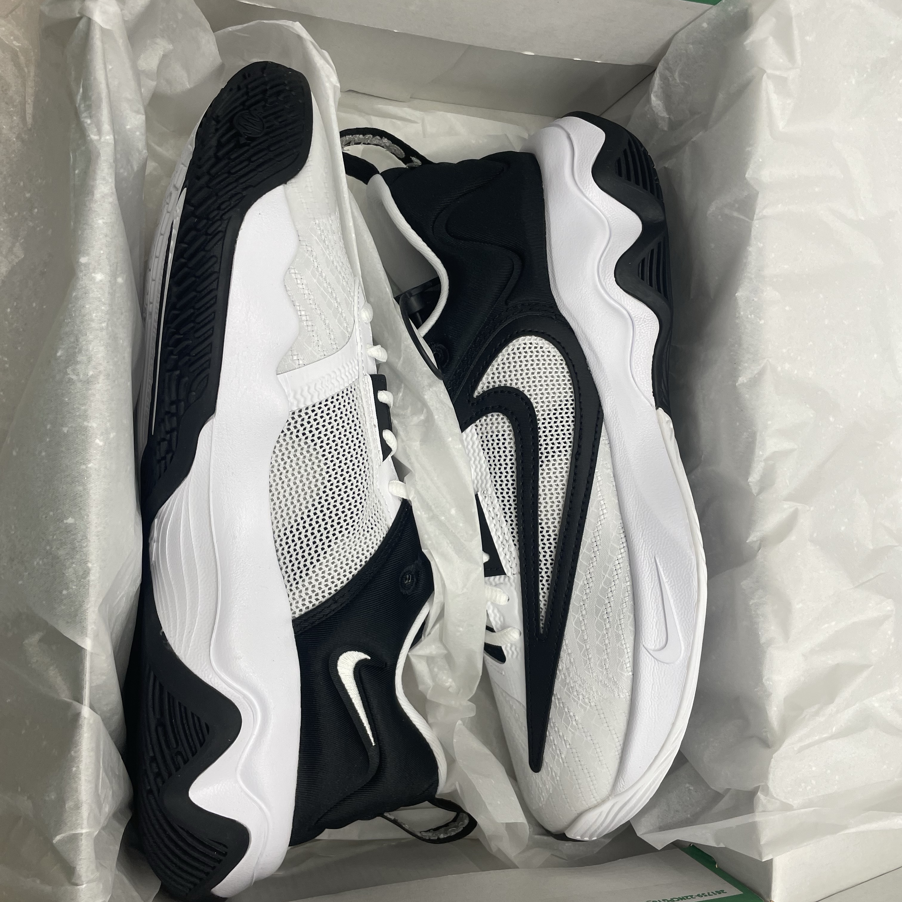 Nike Giannis Immortality 3 EP White Black 착용 스타일 - 1