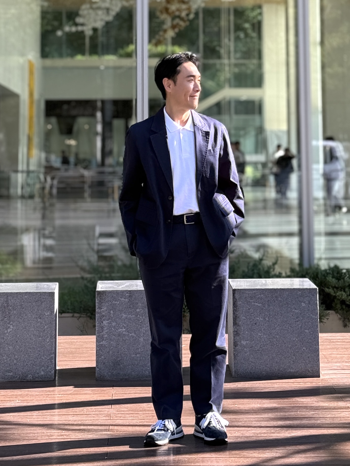 New Balance 990v1 Made in USA Navy 착용 스타일 - 2