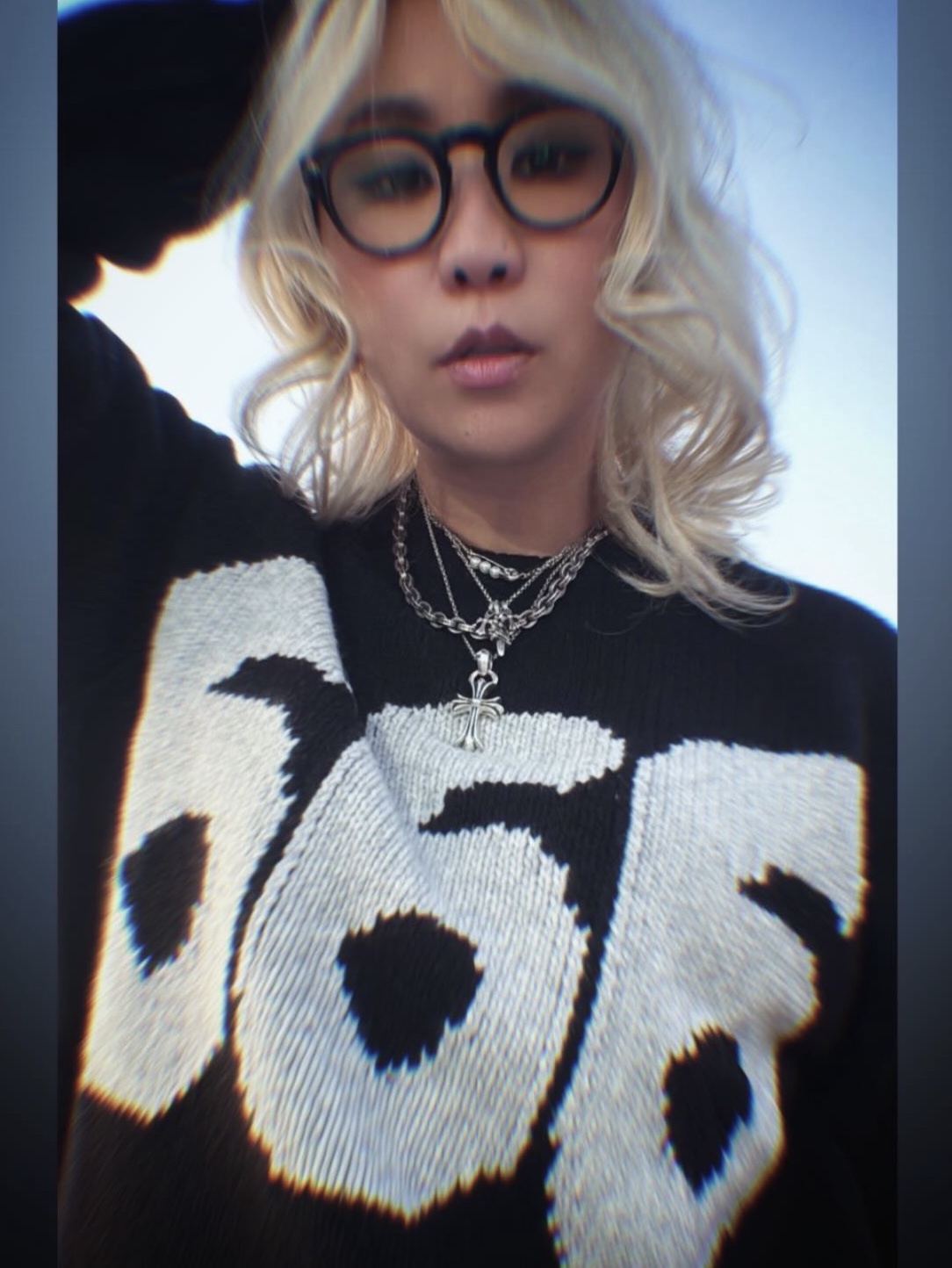 Supreme x Y's by Yohji Yamamoto Silver Wallet Chain Silver - 25FW, Supreme x Y's by Yohji Yamamoto Sweater Black - 25FW 착용 스타일