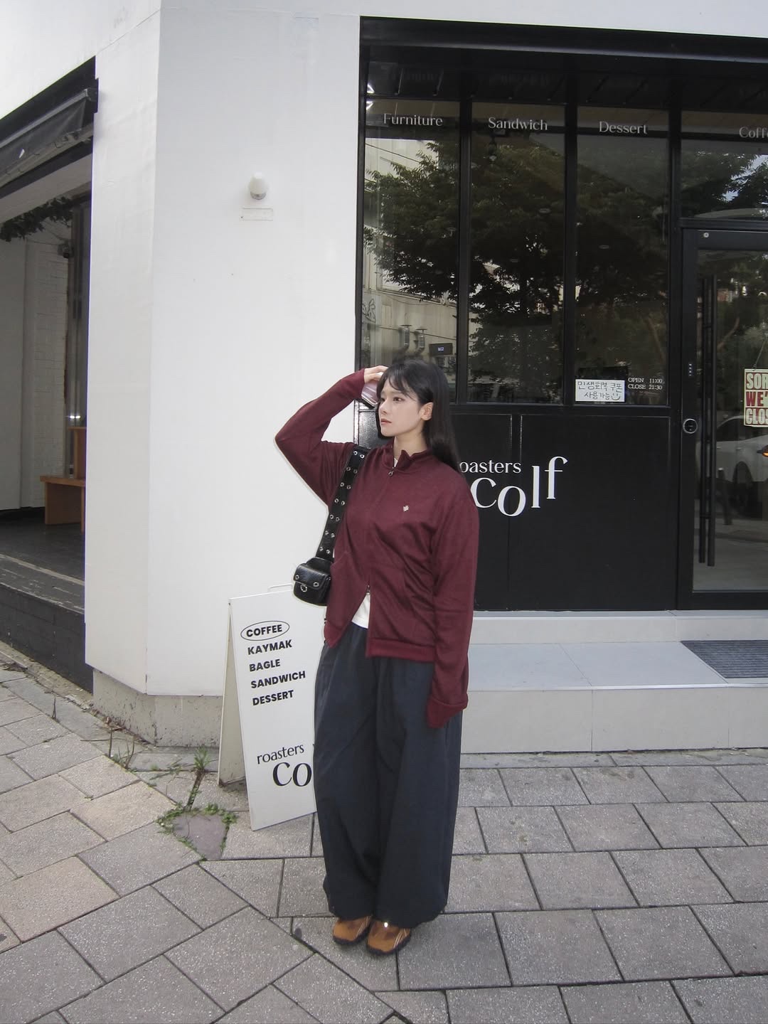 SLOW RECORD HOUSE Track Zip-Up Cardigan Red 착용 스타일 - 4