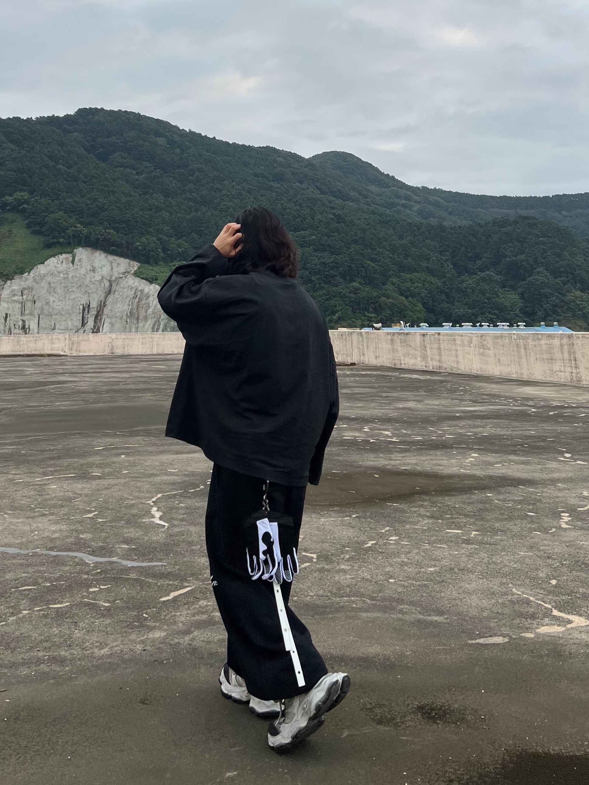 Civision by CSC Star Logo Jogger Pants Black, Balenciaga Cargo Sneakers White Grey 착용 스타일 - 7