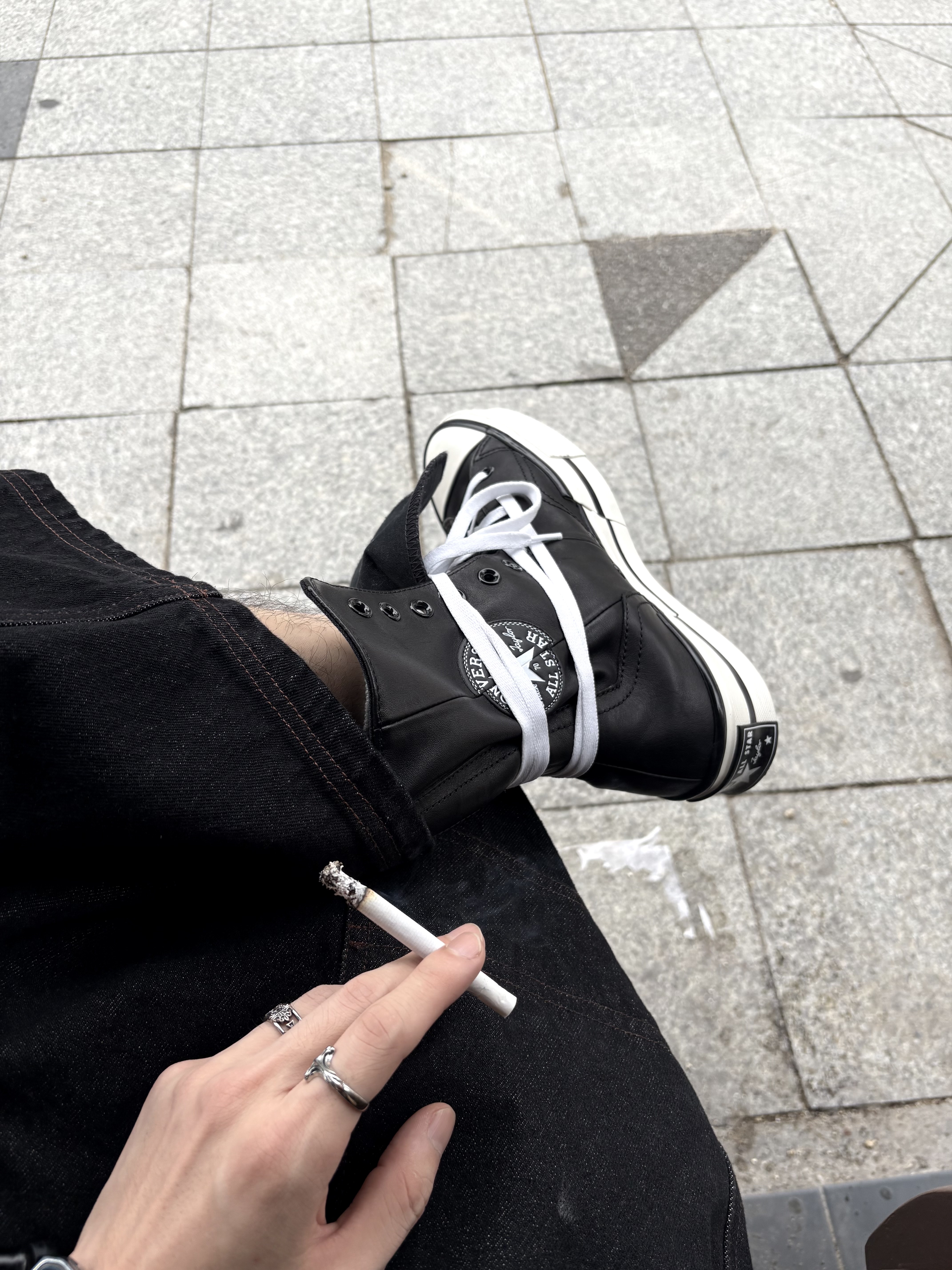 Converse Chuck 70 Plus X Hi Leather Black 착용 스타일 - 3