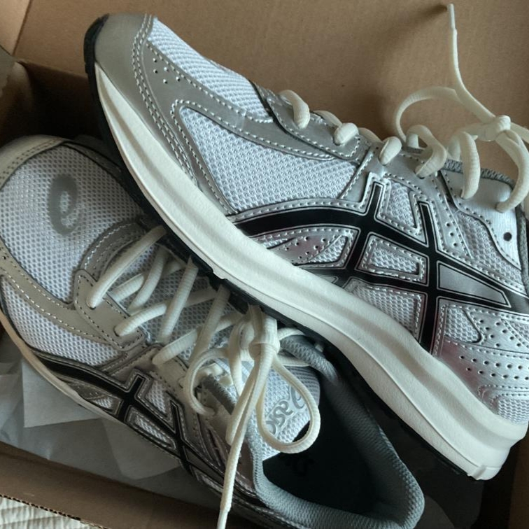 Asics Jog 100 S White Black - 2E Wide 착용 스타일