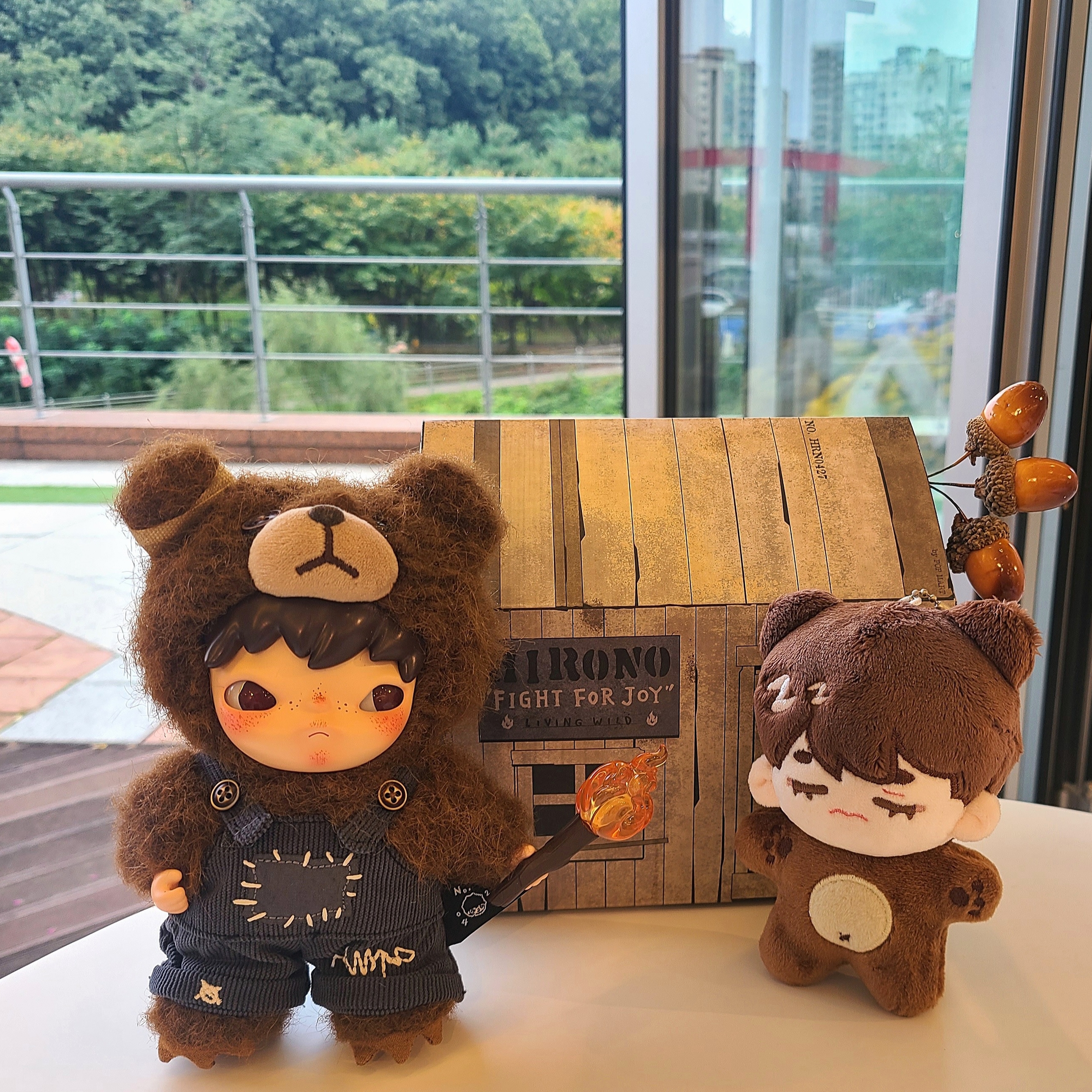 Pop Mart Hirono Living Wild-Fight For Joy Plush Doll, Human Made Heart Carabiner Silver 착용 스타일 - 1