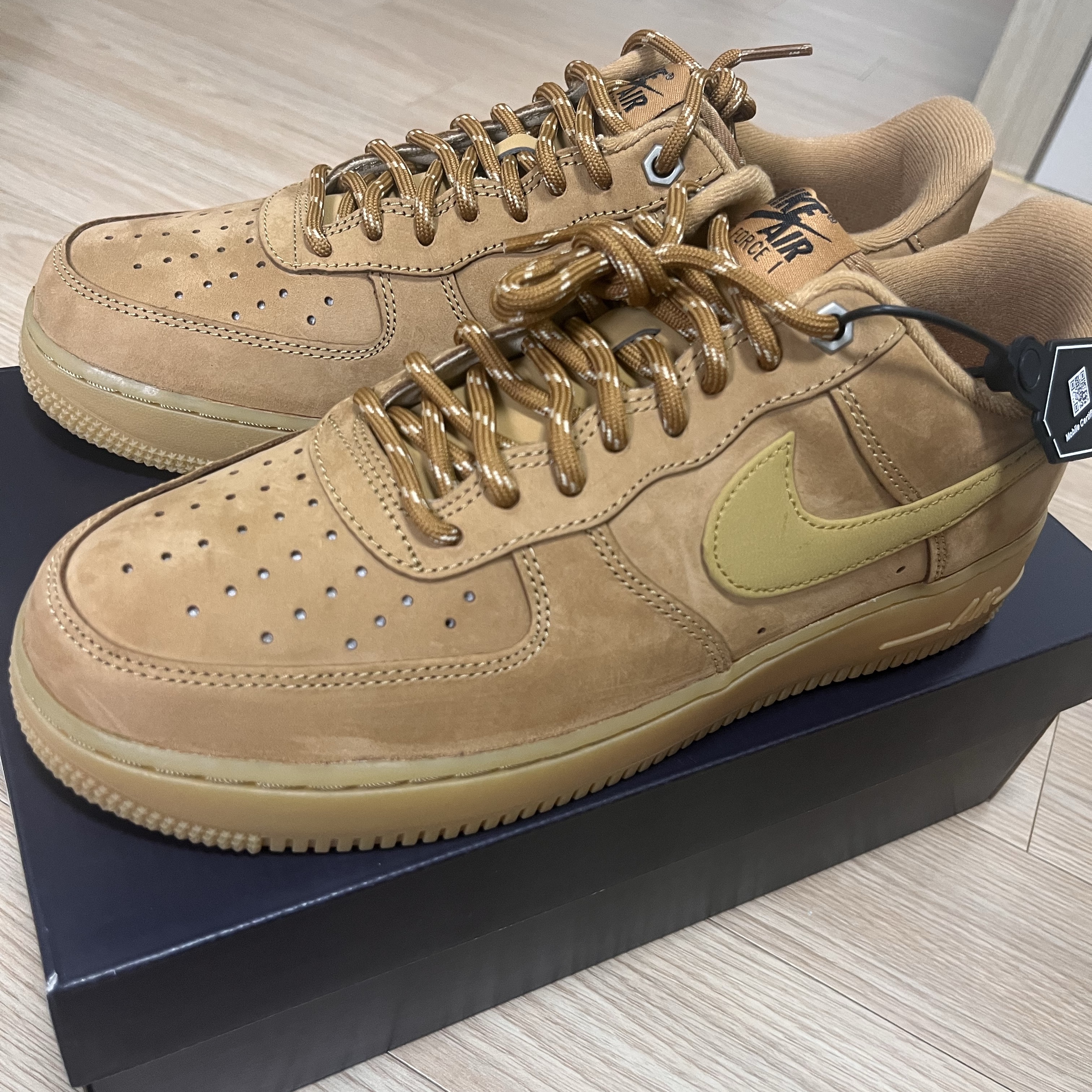 Nike Air Force 1 '07 WB Flax 착용 스타일