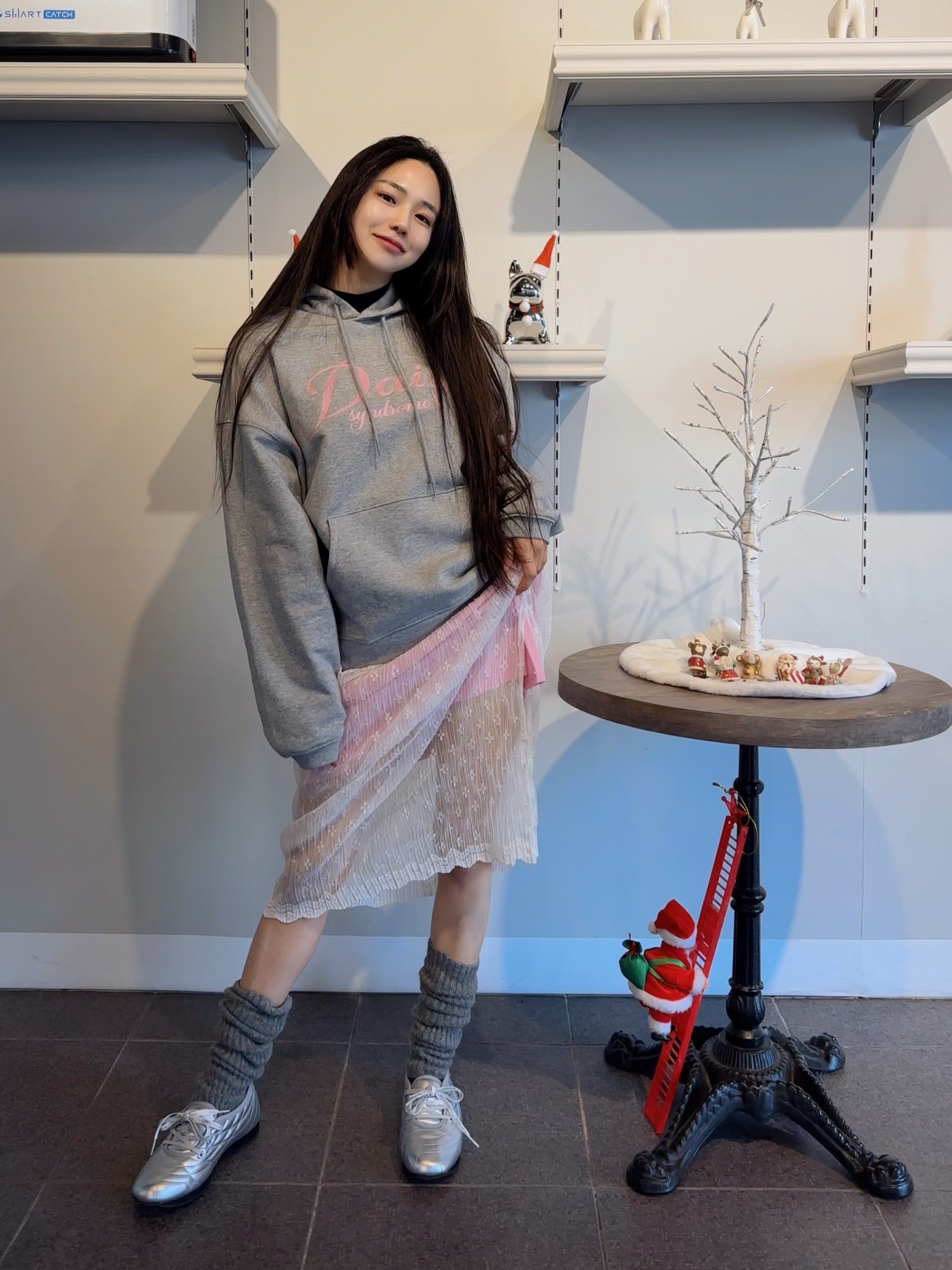 COREOFALCHEMY Training MaryJane Degage Silver 착용 스타일 - 3