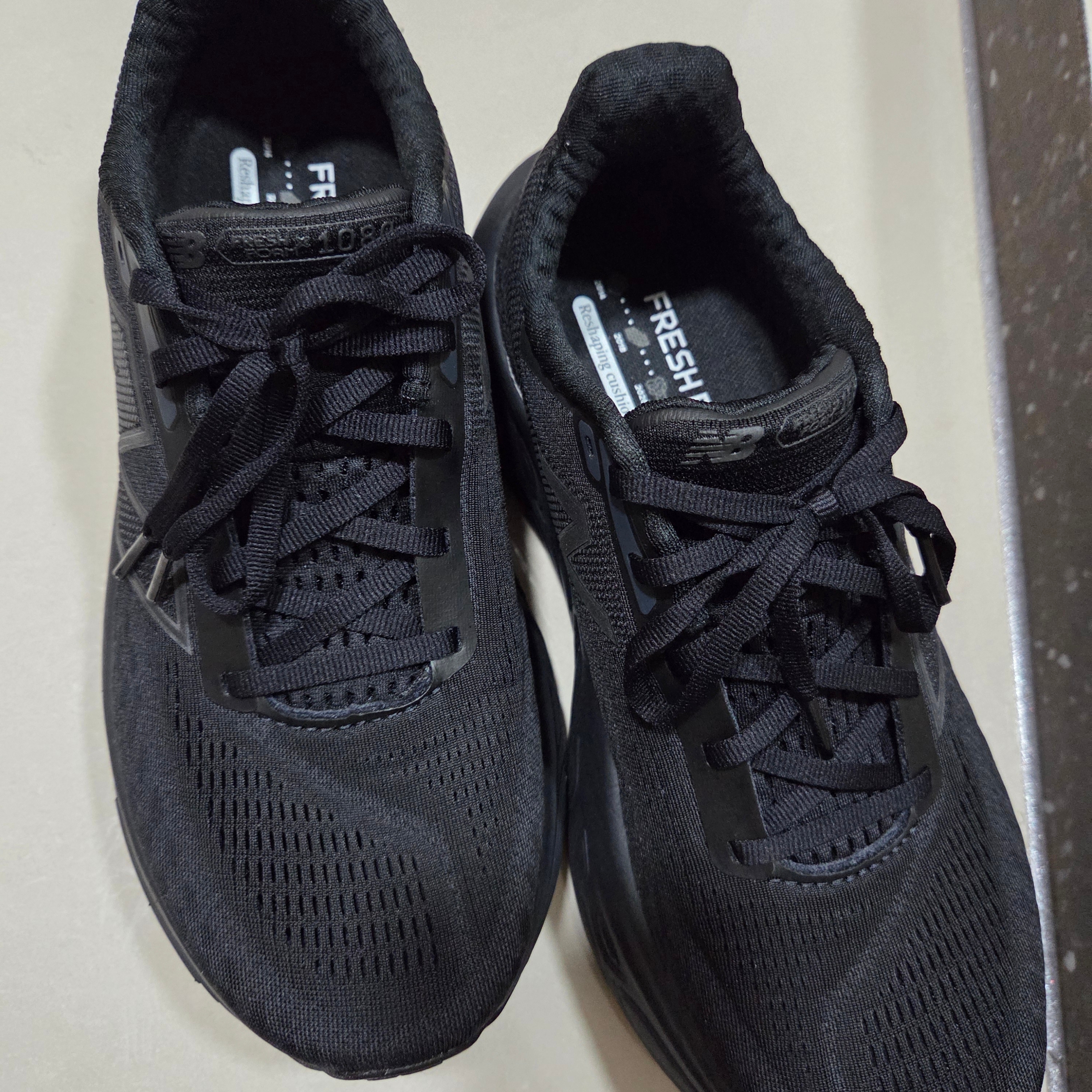 New Balance Fresh Foam X 1080v14 Black Black Metallic - 2E Wide 착용 스타일 - 2